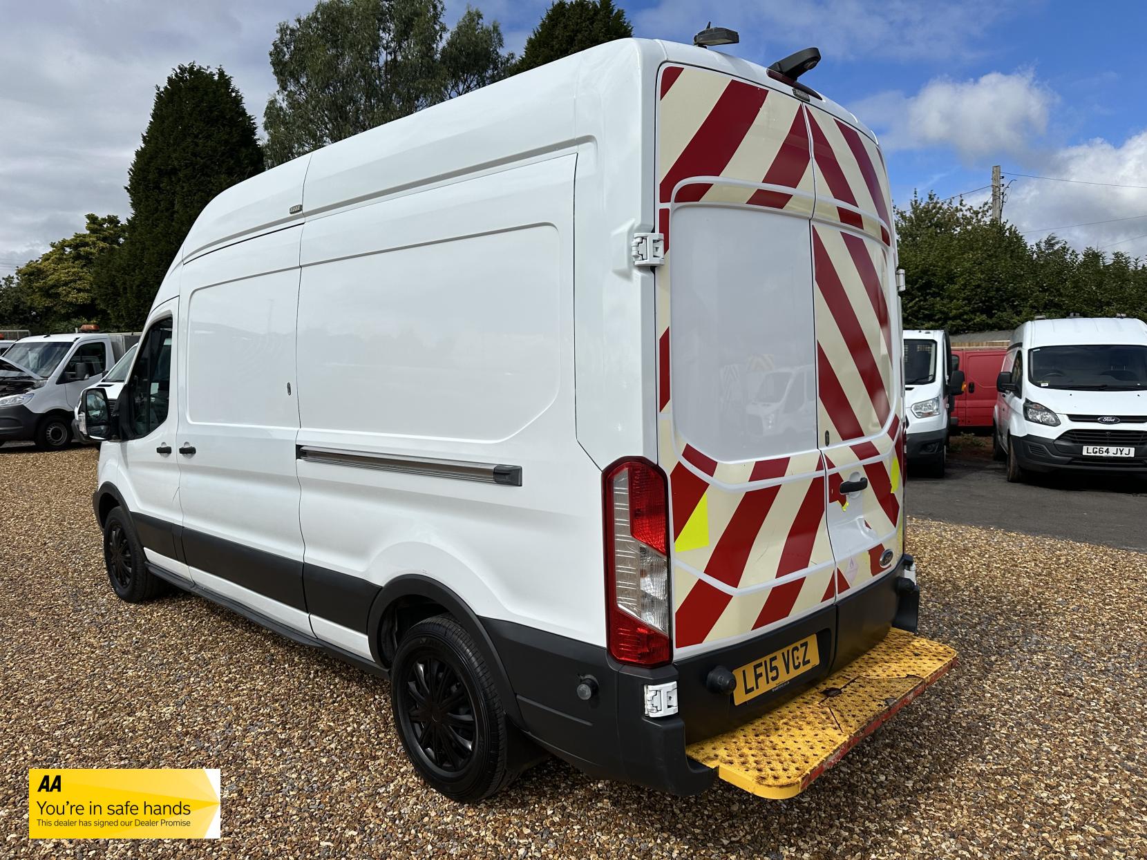 Ford Transit 2.2 TDCi 350 Panel Van 5dr Diesel Manual RWD L3 H3 Euro 5 (125 ps)
