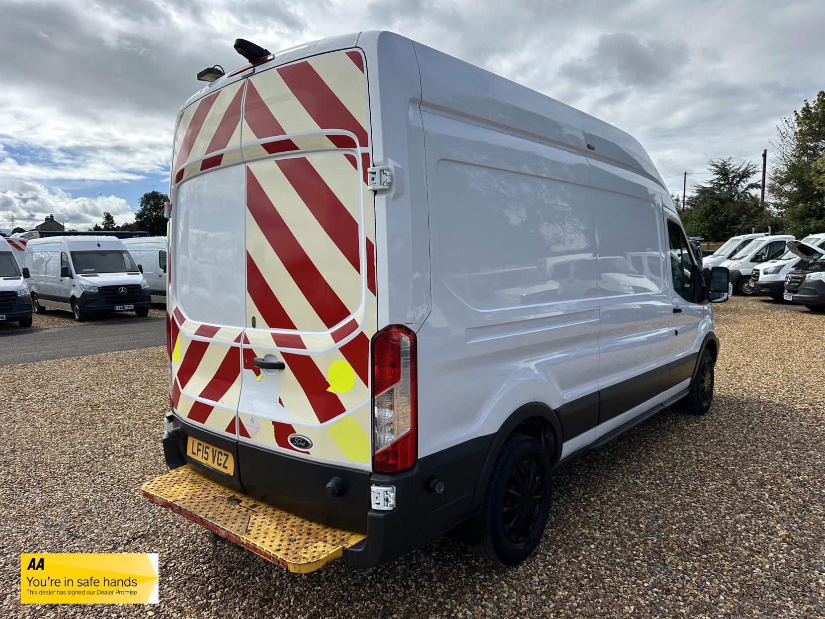 Ford Transit 2.2 TDCi 350 Panel Van 5dr Diesel Manual RWD L3 H3 Euro 5 (125 ps)