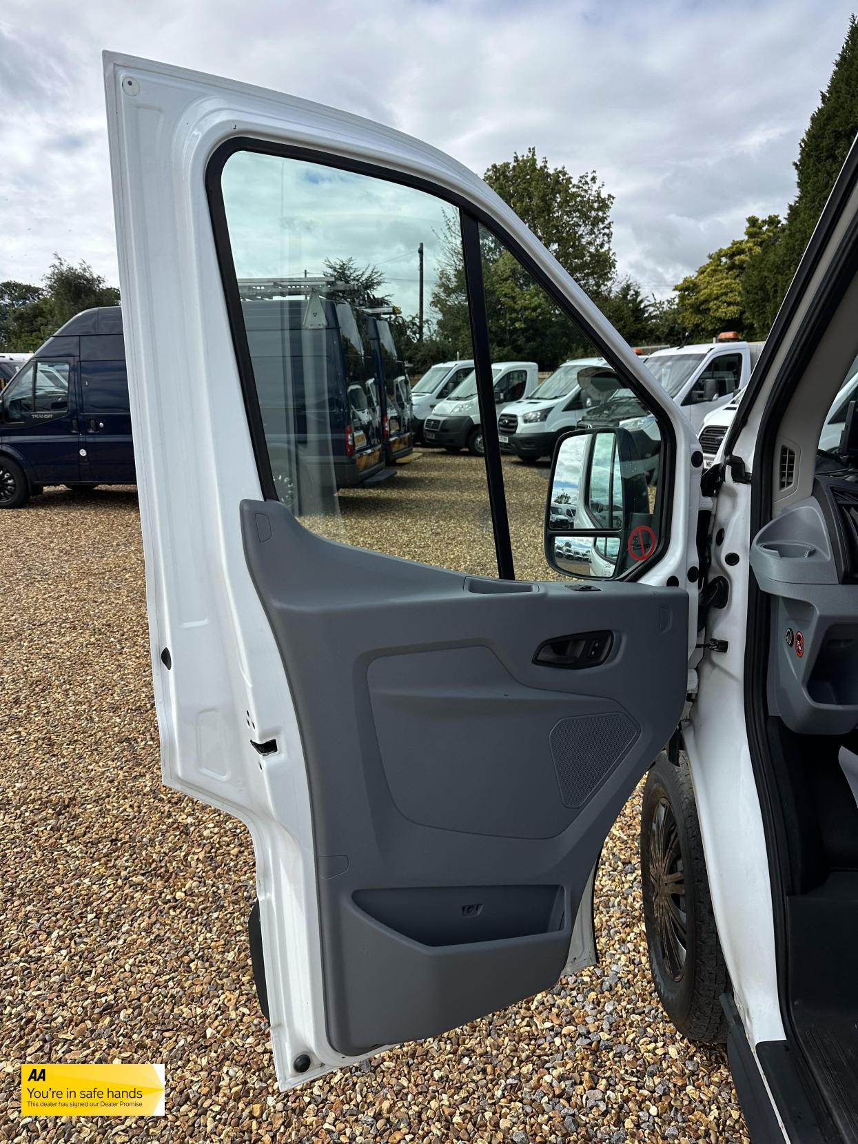 Ford Transit 2.2 TDCi 350 Panel Van 5dr Diesel Manual RWD L3 H3 Euro 5 (125 ps)