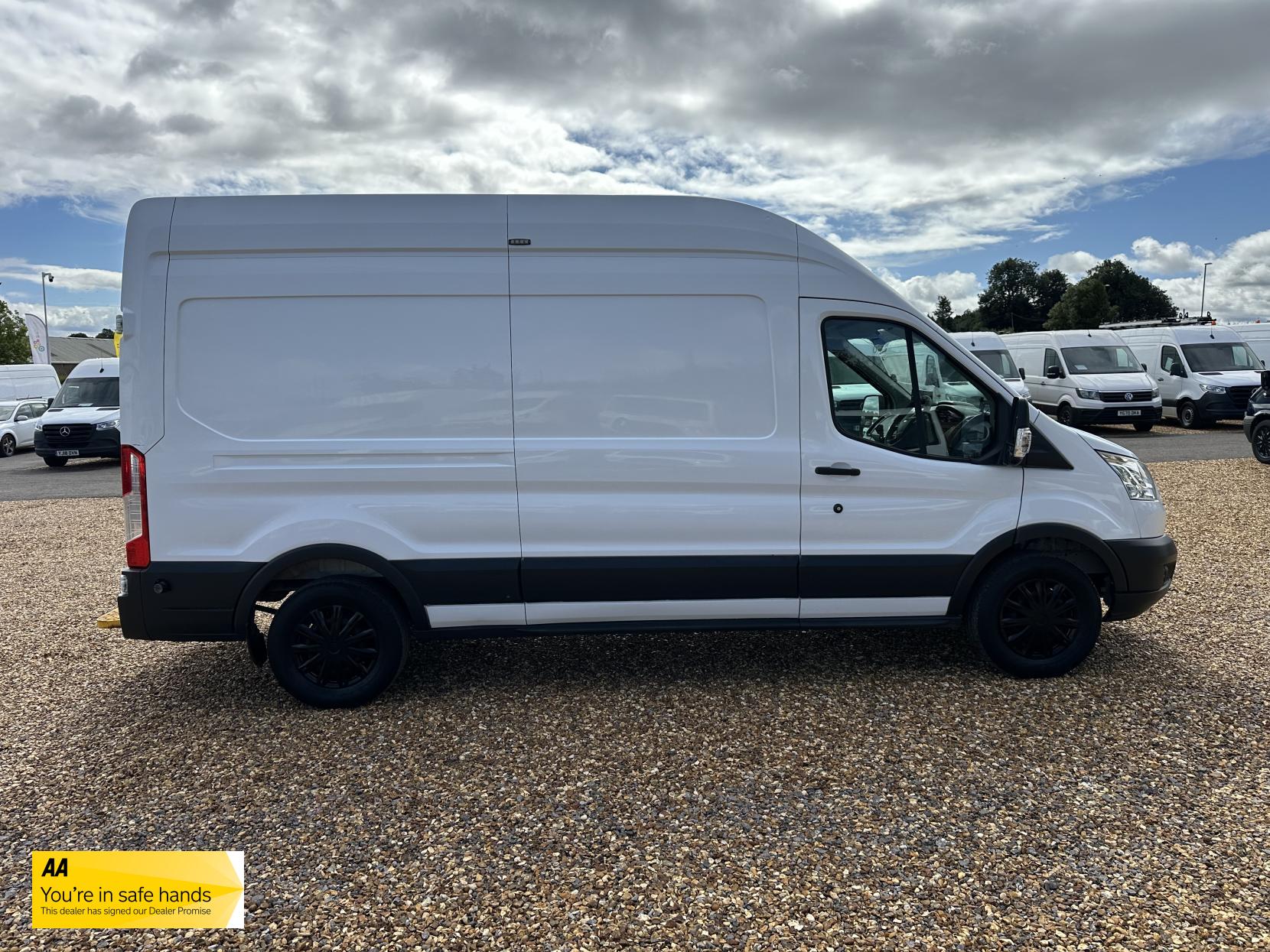 Ford Transit 2.2 TDCi 350 Panel Van 5dr Diesel Manual RWD L3 H3 Euro 5 (125 ps)