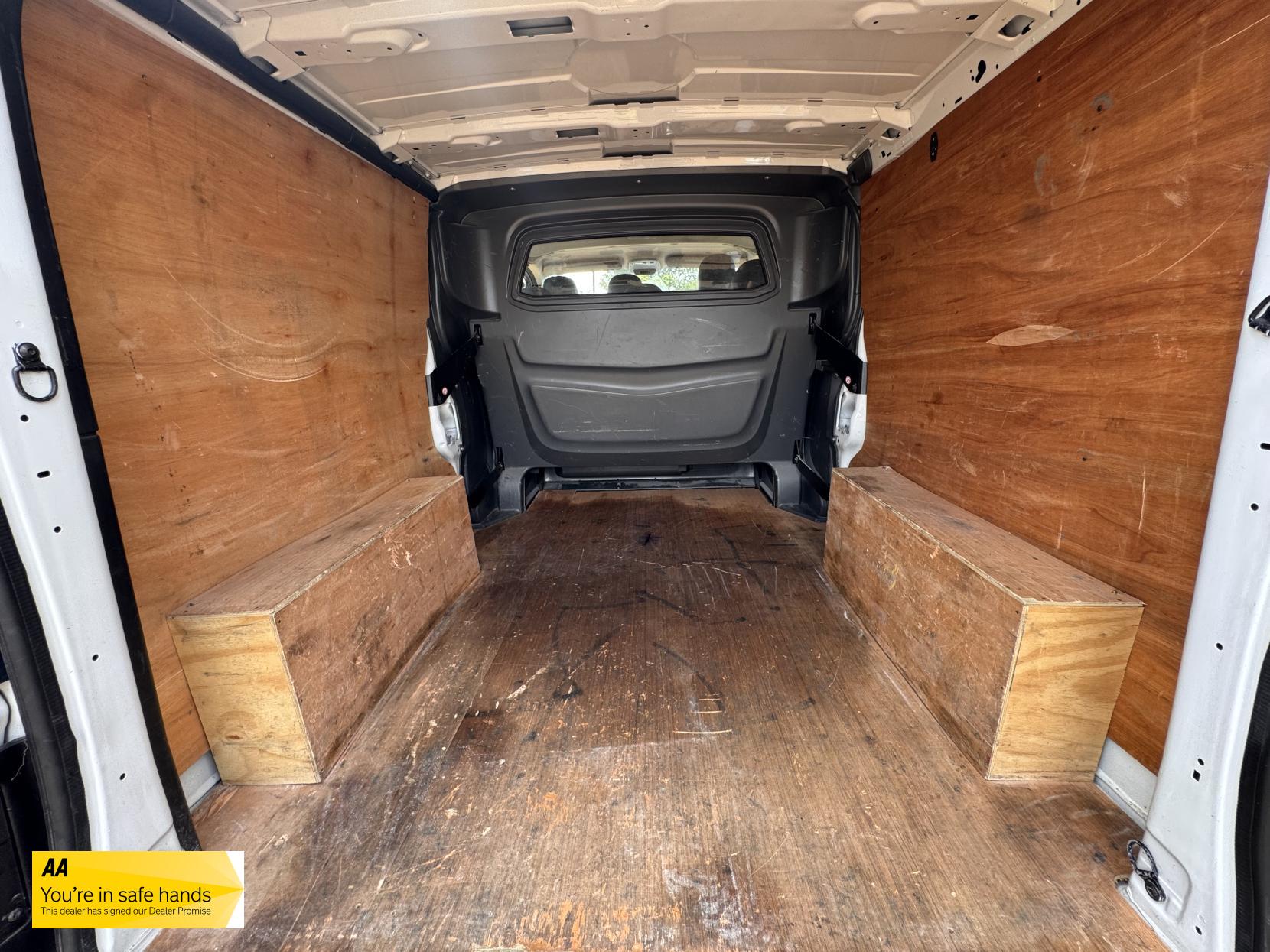Vauxhall Vivaro 1.6 CDTi 2900 Sportive Crew Van Double Cab 5dr Diesel Manual L2 H1 Euro 6 (6 Seat) (120 ps)