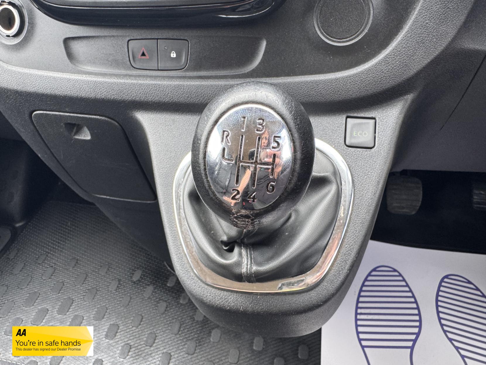 Vauxhall Vivaro 1.6 CDTi 2900 Sportive Crew Van Double Cab 5dr Diesel Manual L2 H1 Euro 6 (6 Seat) (120 ps)