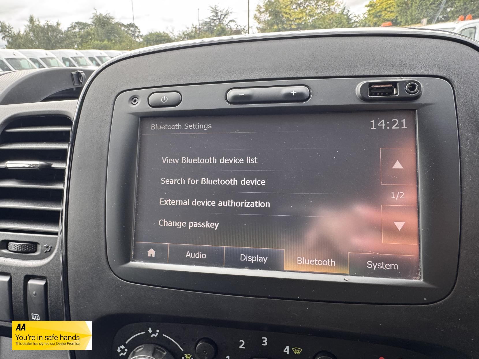 Vauxhall Vivaro 1.6 CDTi 2900 Sportive Crew Van Double Cab 5dr Diesel Manual L2 H1 Euro 6 (6 Seat) (120 ps)