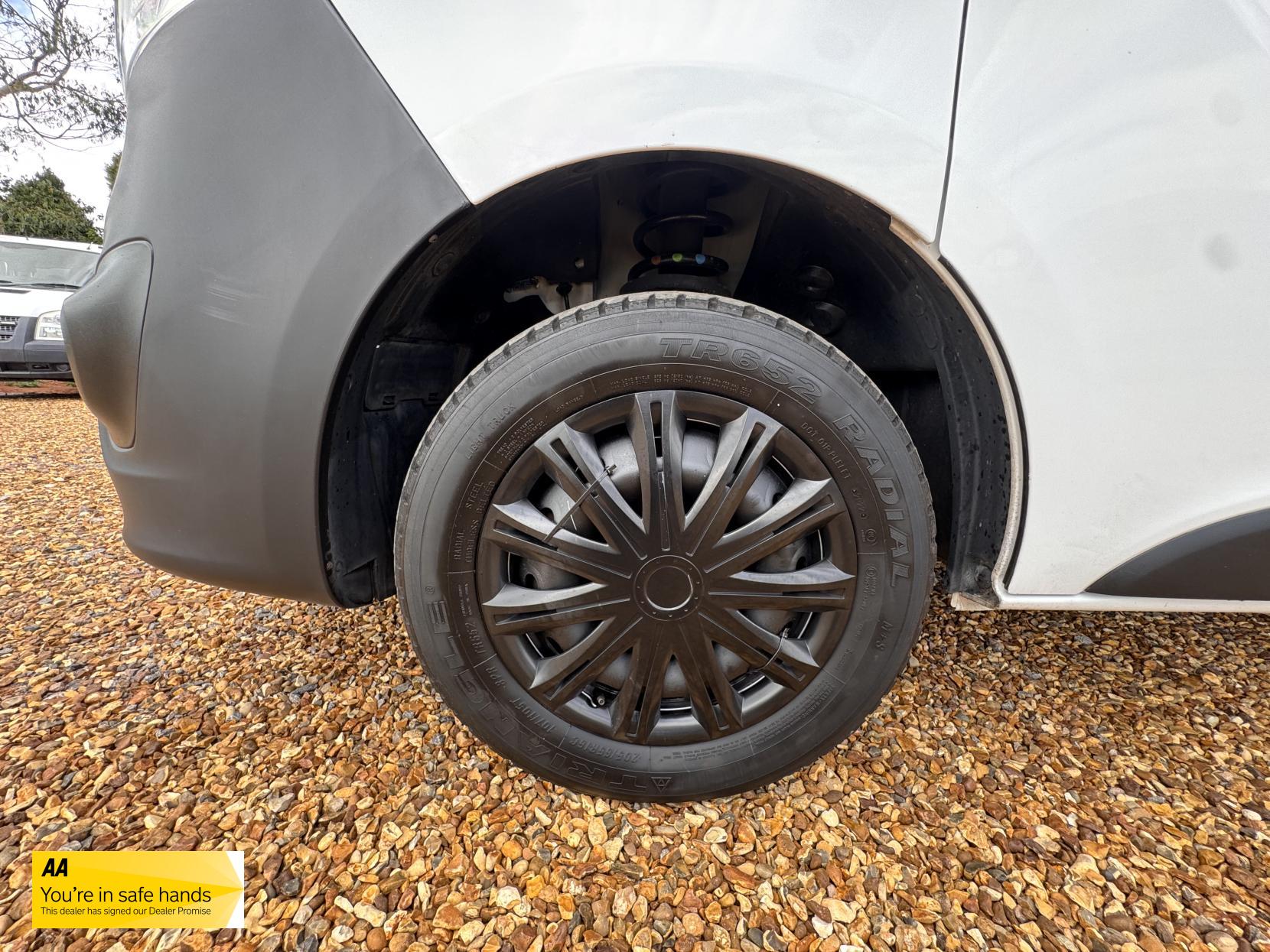 Vauxhall Vivaro 1.6 CDTi 2900 Sportive Crew Van Double Cab 5dr Diesel Manual L2 H1 Euro 6 (6 Seat) (120 ps)