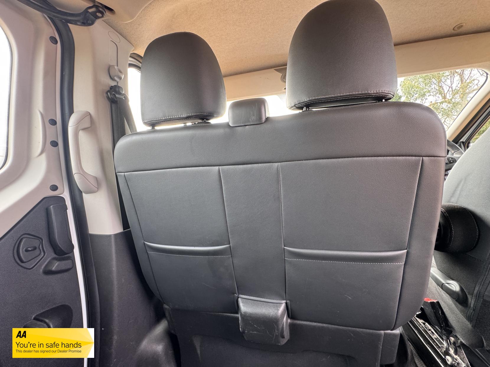 Vauxhall Vivaro 1.6 CDTi 2900 Sportive Crew Van Double Cab 5dr Diesel Manual L2 H1 Euro 6 (6 Seat) (120 ps)