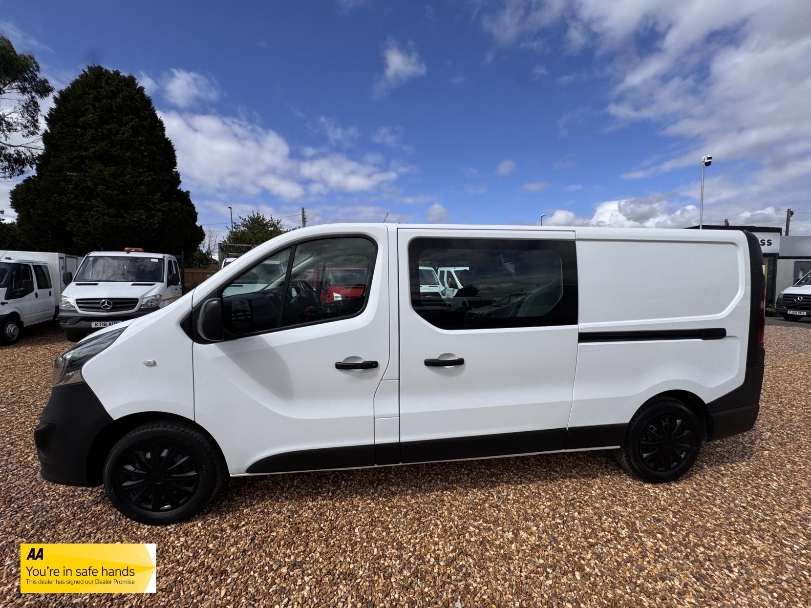 Vauxhall Vivaro 1.6 CDTi 2900 Sportive Crew Van Double Cab 5dr Diesel Manual L2 H1 Euro 6 (6 Seat) (120 ps)