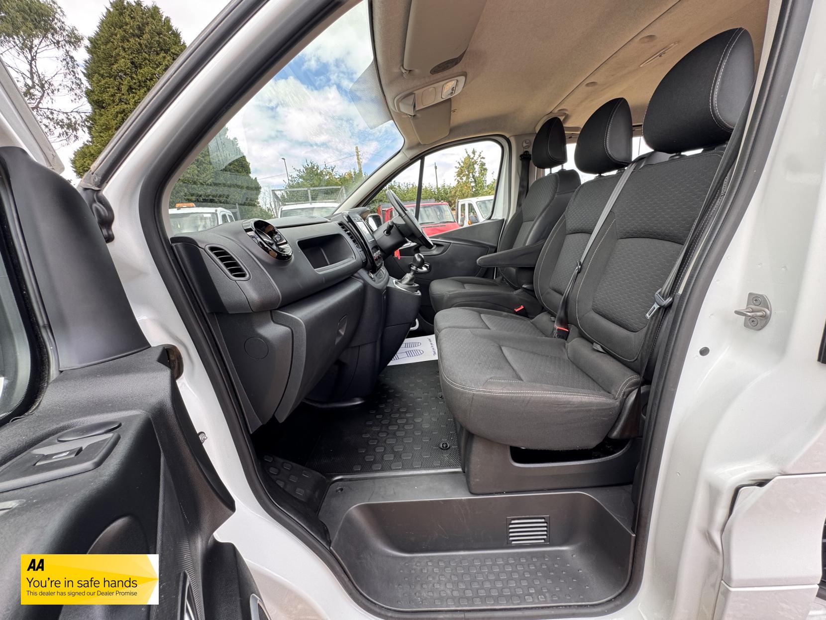Vauxhall Vivaro 1.6 CDTi 2900 Sportive Crew Van Double Cab 5dr Diesel Manual L2 H1 Euro 6 (6 Seat) (120 ps)