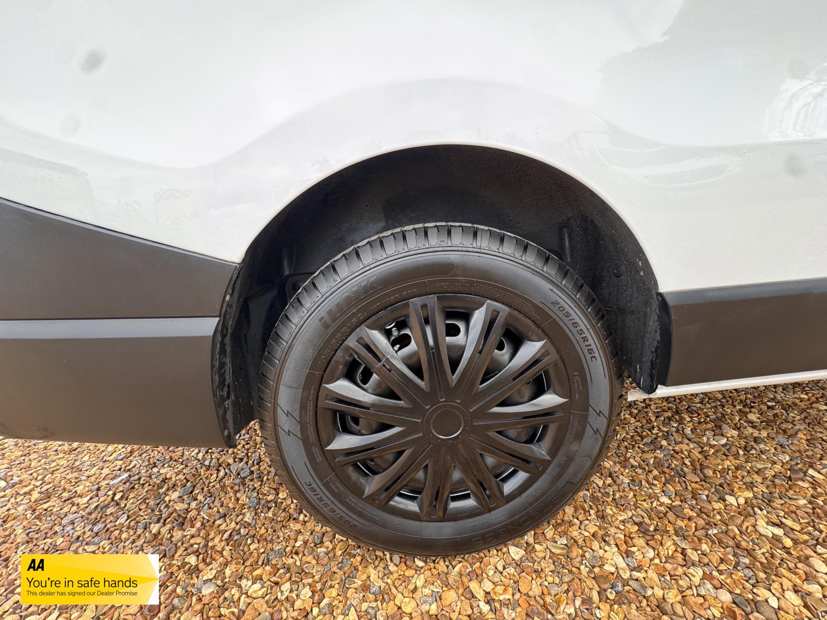 Vauxhall Vivaro 1.6 CDTi 2900 Sportive Crew Van Double Cab 5dr Diesel Manual L2 H1 Euro 6 (6 Seat) (120 ps)