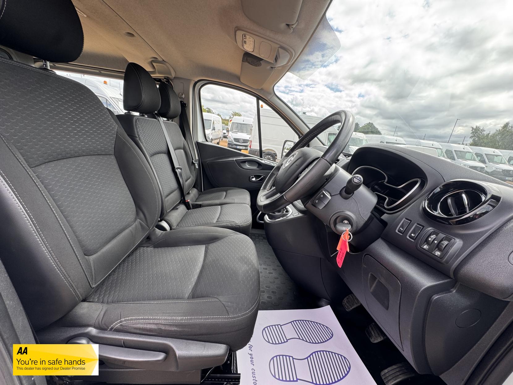 Vauxhall Vivaro 1.6 CDTi 2900 Sportive Crew Van Double Cab 5dr Diesel Manual L2 H1 Euro 6 (6 Seat) (120 ps)