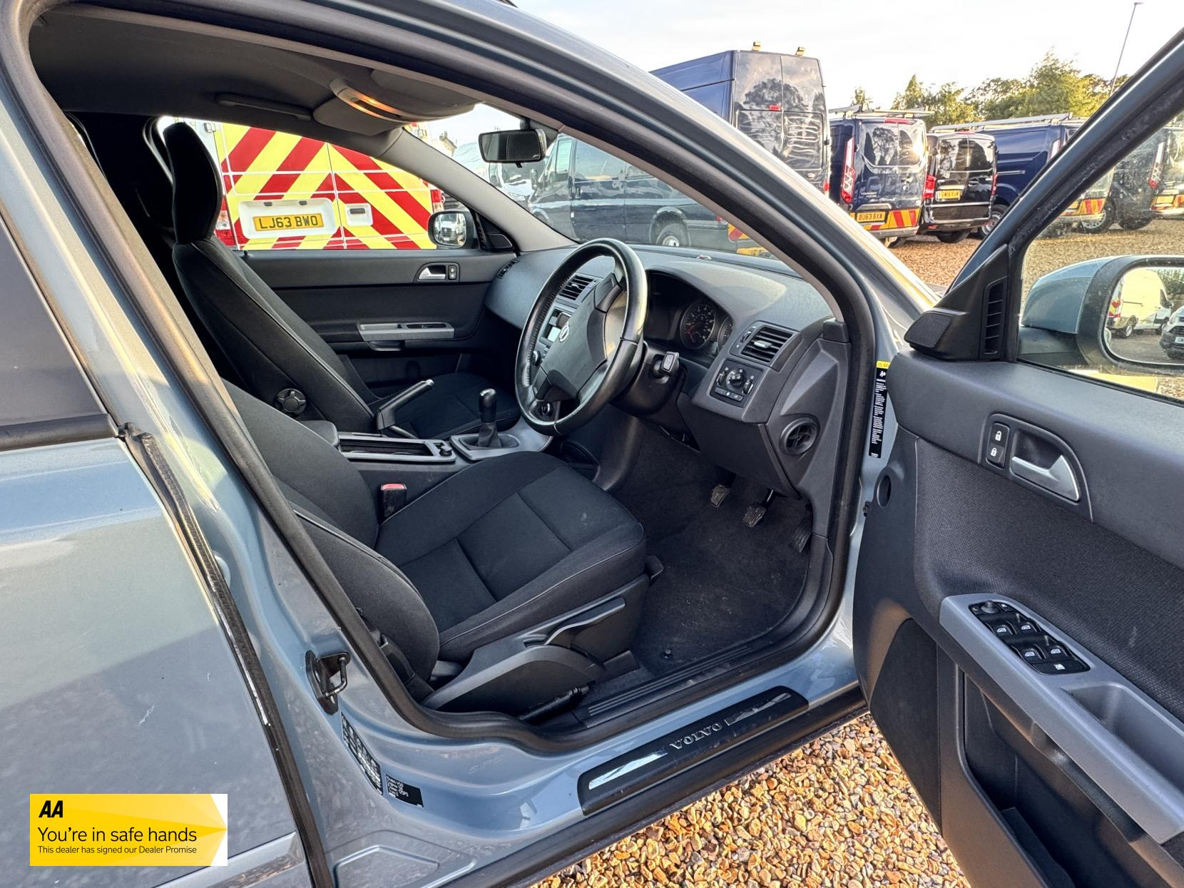 Volvo V50 1.8 S Estate 5dr Petrol Manual Euro 4 (125 ps)