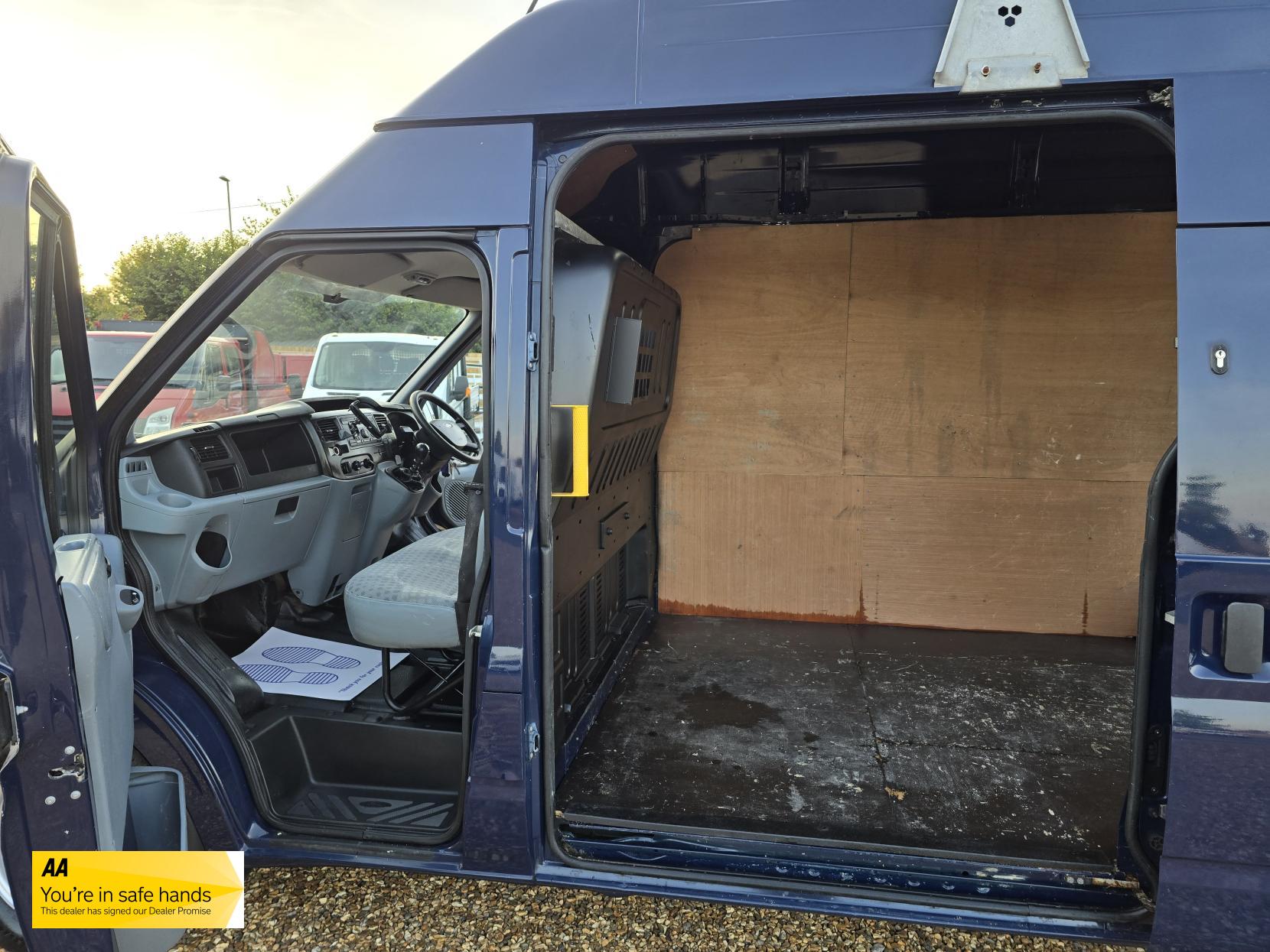Ford Transit 2.2 TDCi 350 Panel Van 3dr Diesel Manual FWD L3 H3 (209 g/km, 123 bhp)