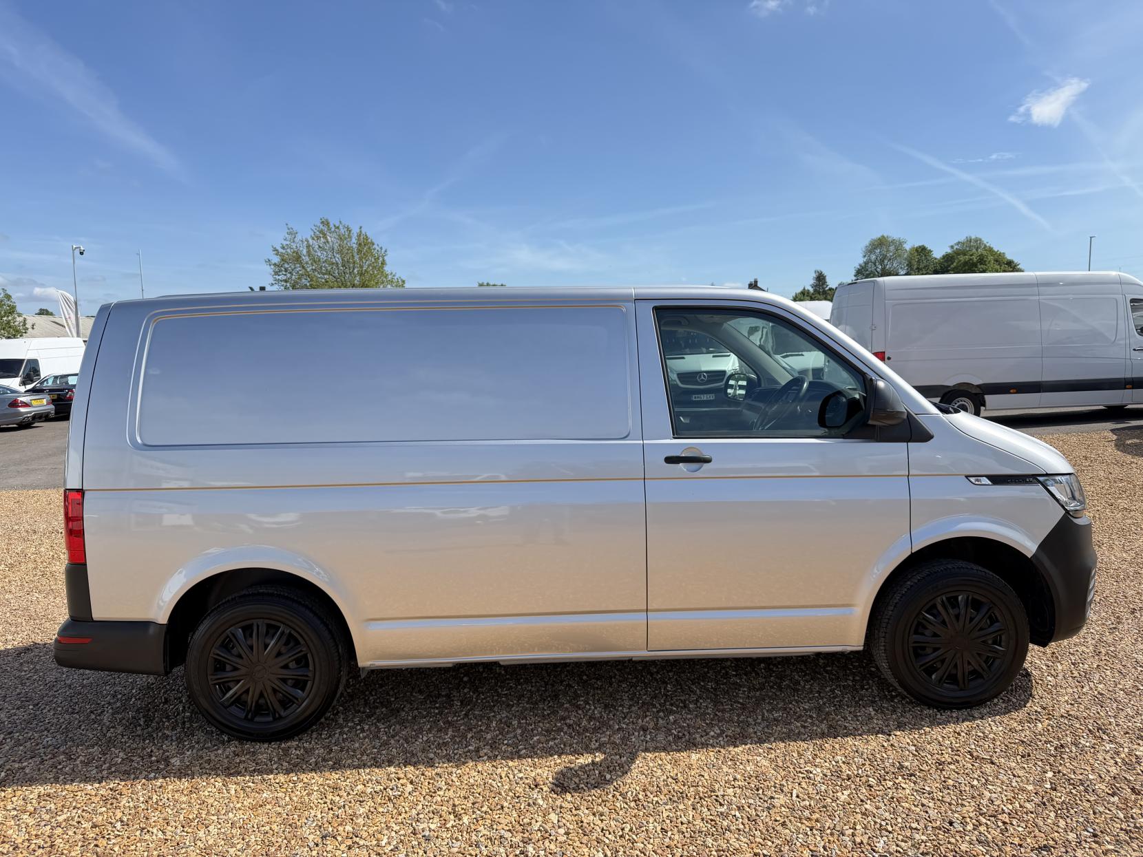 2021 Volkswagen Transporter 2.0 TDI T28 Startline Panel Van 5dr Diesel Manual FWD SWB Euro 6 (s/s) (110 ps) - Thumbnail 10