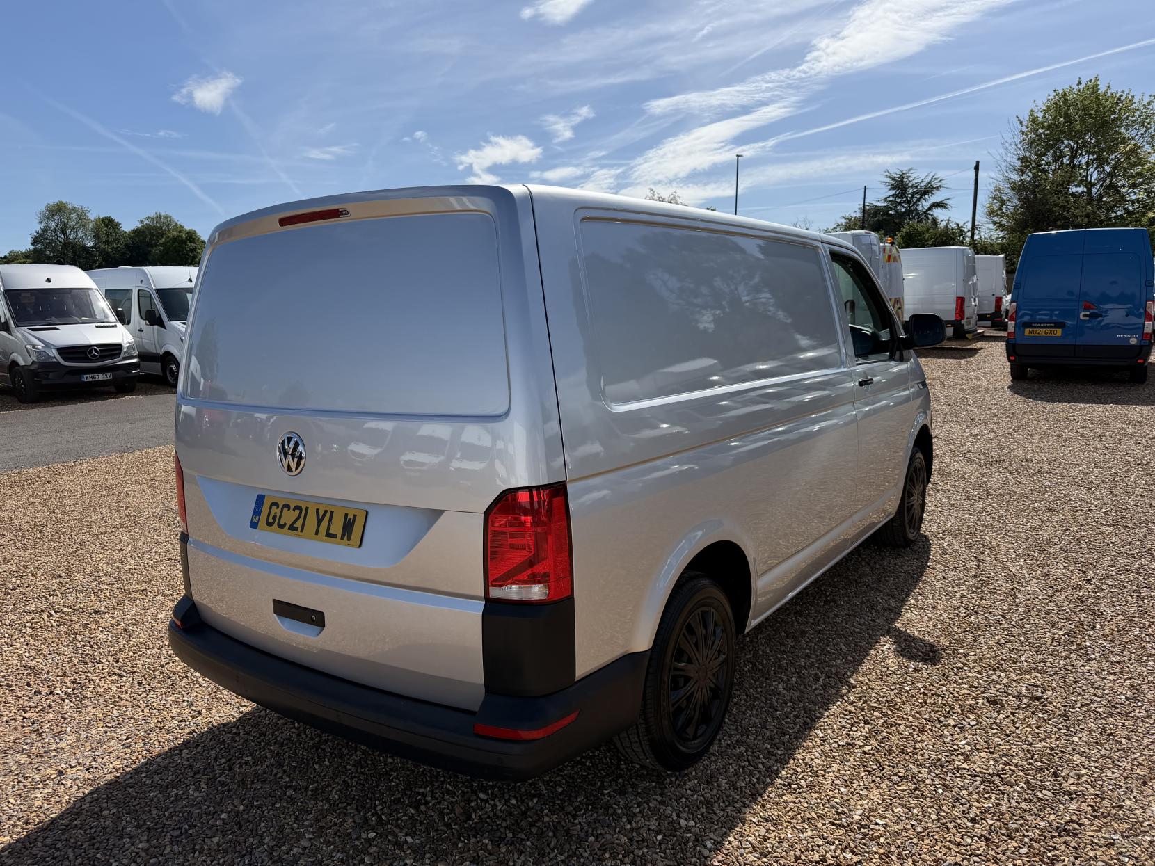 2021 Volkswagen Transporter 2.0 TDI T28 Startline Panel Van 5dr Diesel Manual FWD SWB Euro 6 (s/s) (110 ps) - Thumbnail 9