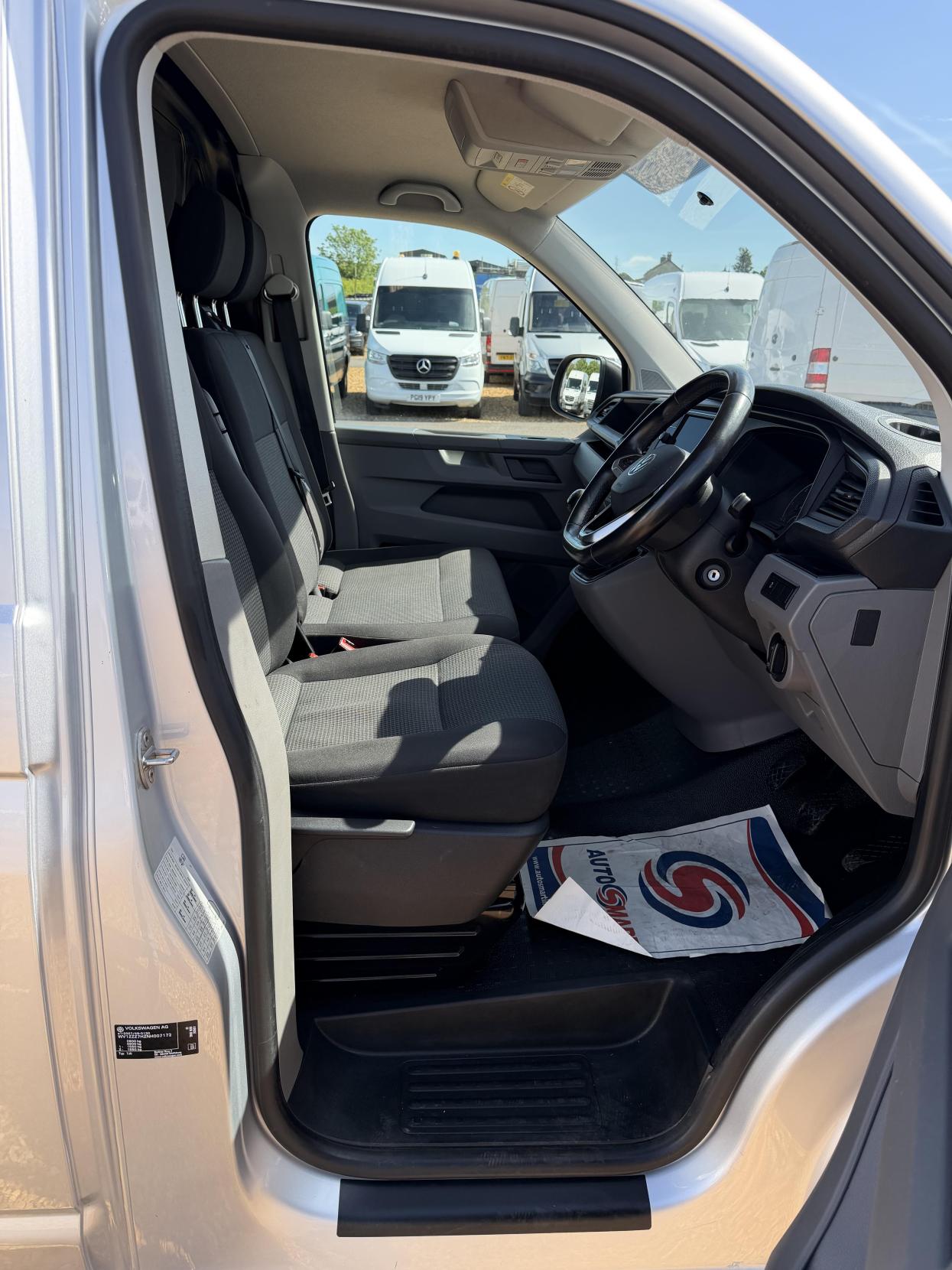 2021 Volkswagen Transporter 2.0 TDI T28 Startline Panel Van 5dr Diesel Manual FWD SWB Euro 6 (s/s) (110 ps) - Thumbnail 2