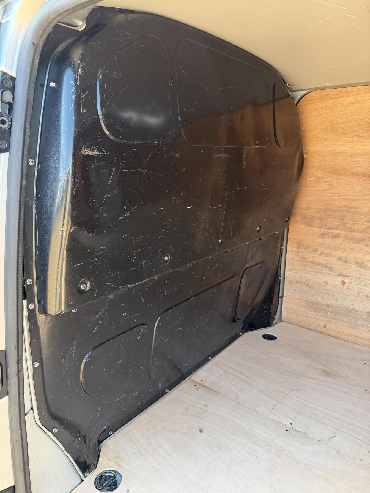 2021 Volkswagen Transporter 2.0 TDI T28 Startline Panel Van 5dr Diesel Manual FWD SWB Euro 6 (s/s) (110 ps) - Thumbnail 33