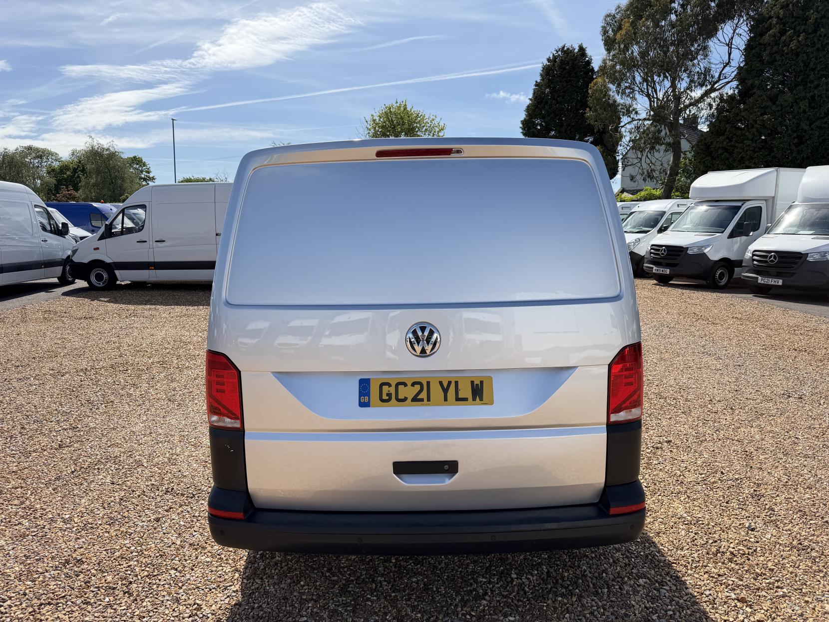 2021 Volkswagen Transporter 2.0 TDI T28 Startline Panel Van 5dr Diesel Manual FWD SWB Euro 6 (s/s) (110 ps) - Thumbnail 8