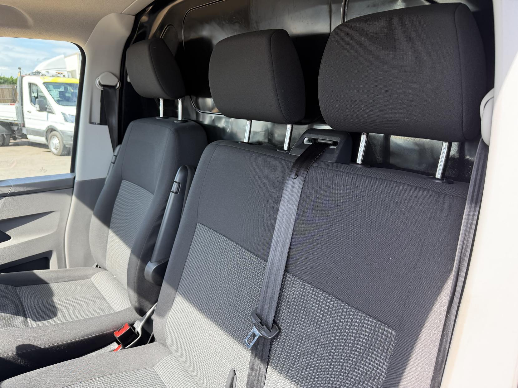 2021 Volkswagen Transporter 2.0 TDI T28 Startline Panel Van 5dr Diesel Manual FWD SWB Euro 6 (s/s) (110 ps) - Thumbnail 18