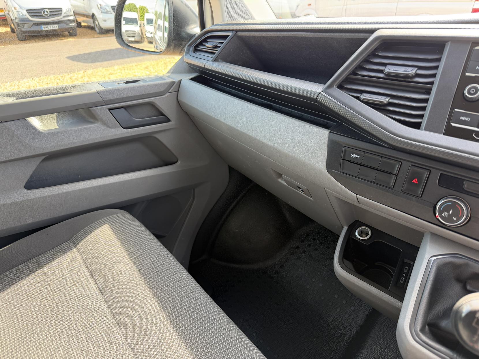 2021 Volkswagen Transporter 2.0 TDI T28 Startline Panel Van 5dr Diesel Manual FWD SWB Euro 6 (s/s) (110 ps) - Thumbnail 29