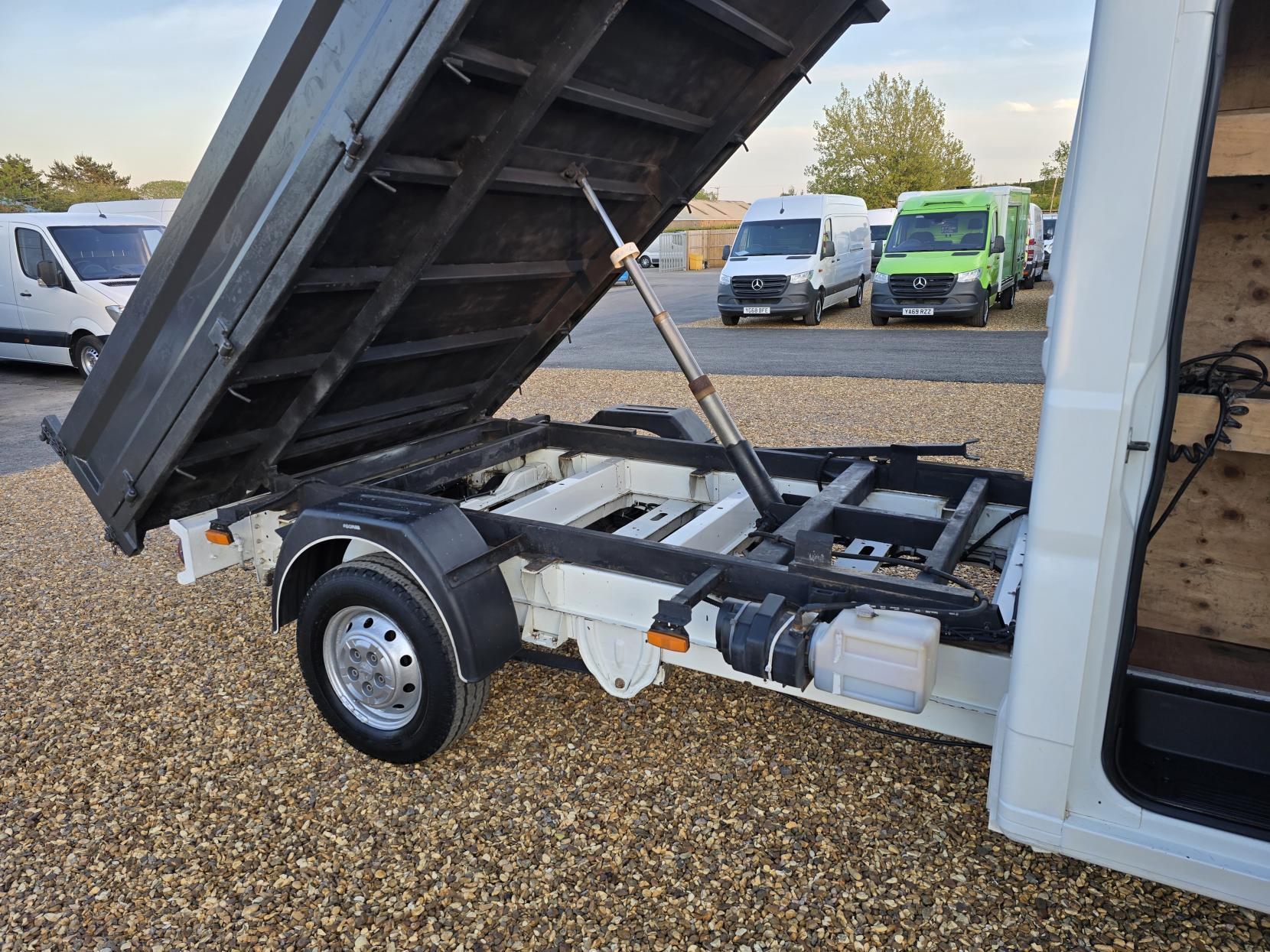 Peugeot Boxer 2.0 BlueHDi 335 Built for Business Tipper Double Cab 4dr Diesel Manual L3 Euro 6 (130 ps)