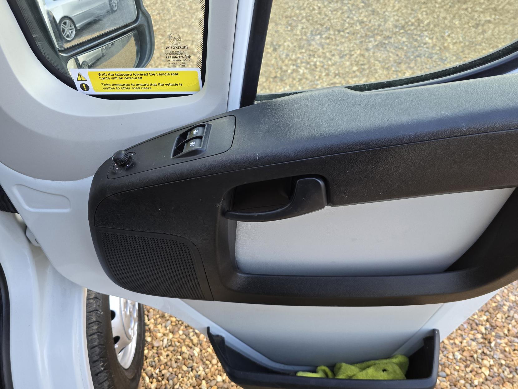 Peugeot Boxer 2.0 BlueHDi 335 Built for Business Tipper Double Cab 4dr Diesel Manual L3 Euro 6 (130 ps)