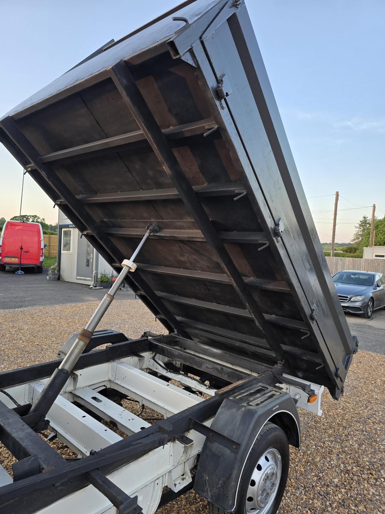 Peugeot Boxer 2.0 BlueHDi 335 Built for Business Tipper Double Cab 4dr Diesel Manual L3 Euro 6 (130 ps)