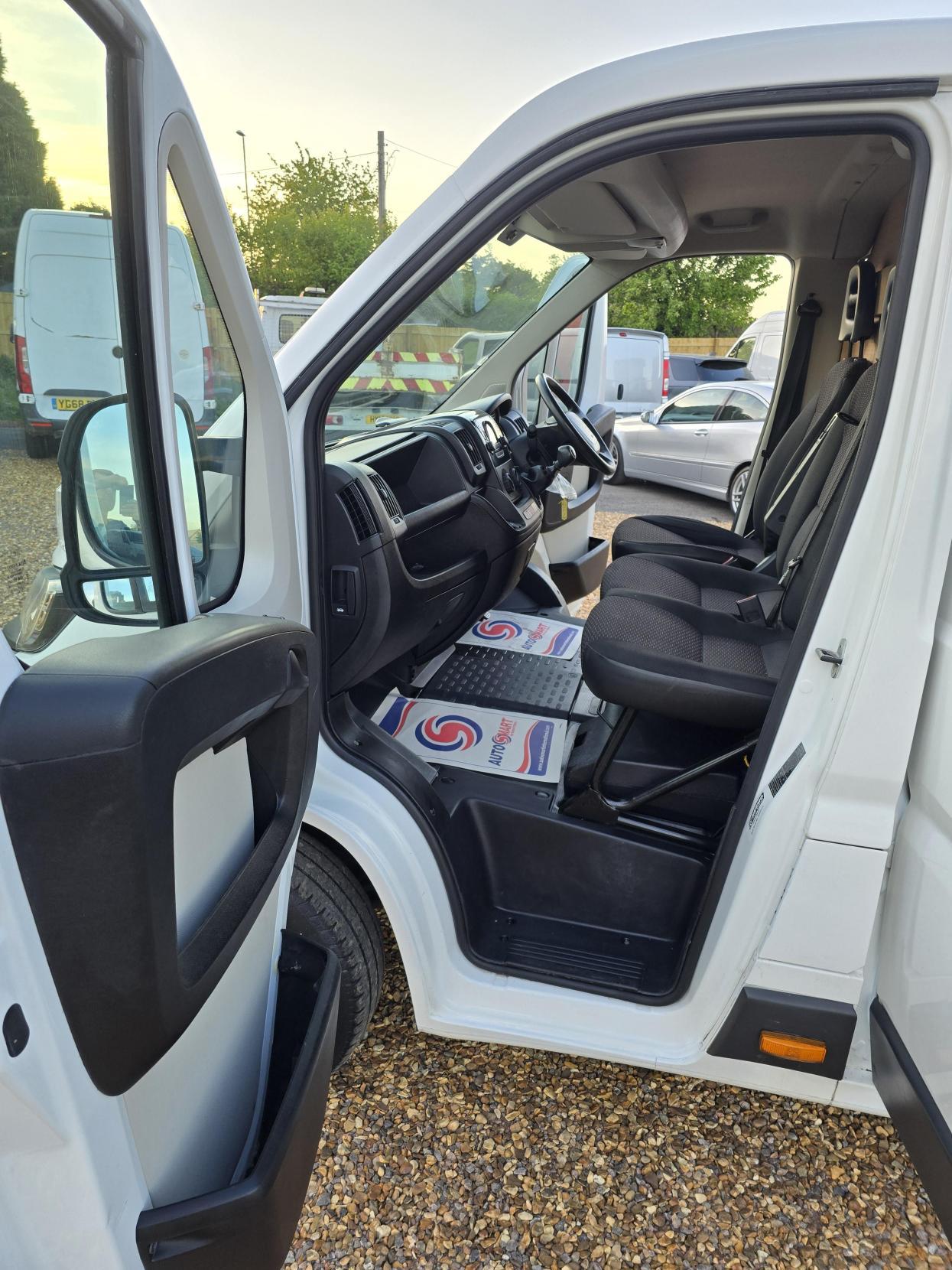 Peugeot Boxer 2.0 BlueHDi 335 Built for Business Tipper Double Cab 4dr Diesel Manual L3 Euro 6 (130 ps)