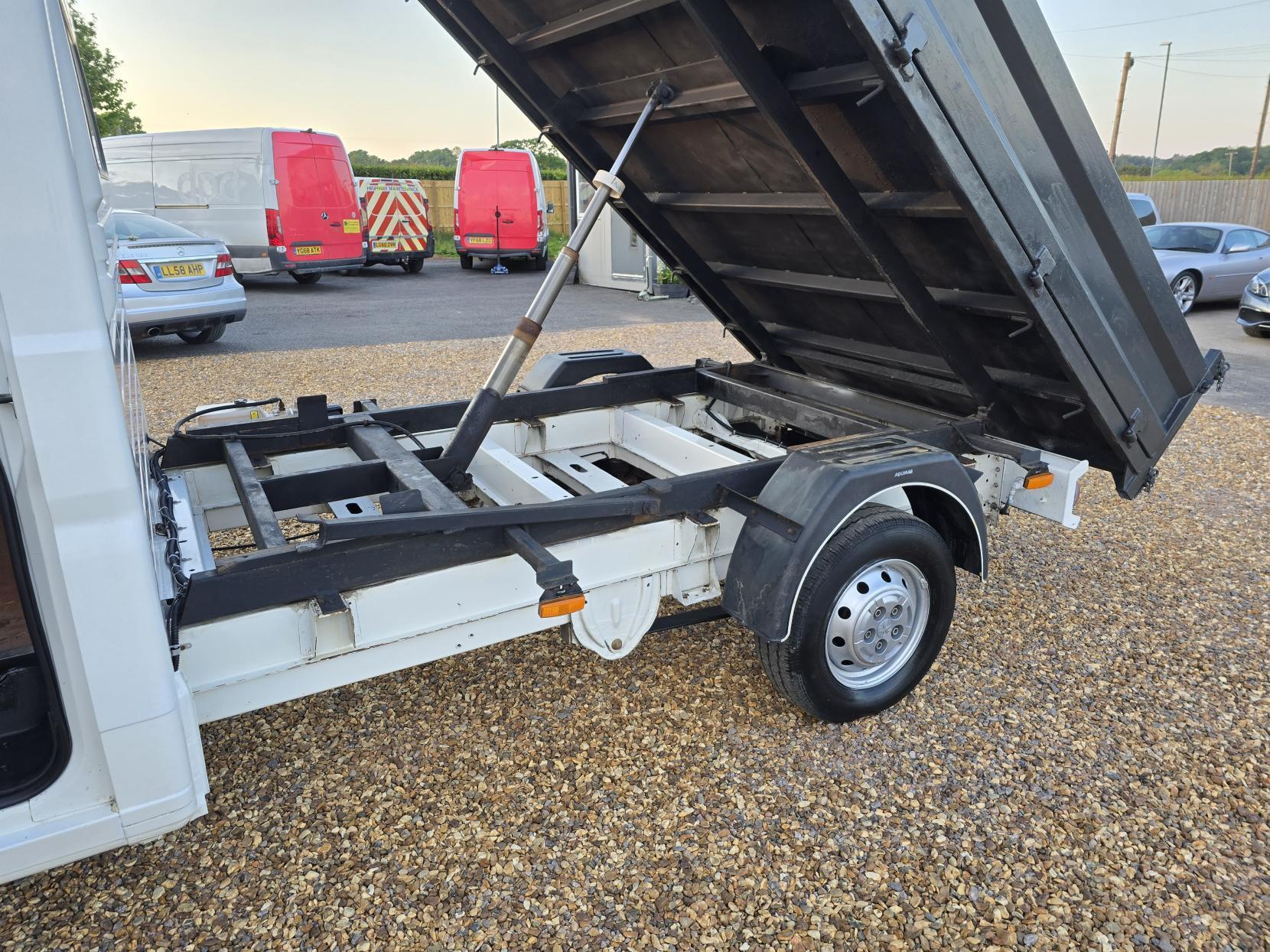 Peugeot Boxer 2.0 BlueHDi 335 Built for Business Tipper Double Cab 4dr Diesel Manual L3 Euro 6 (130 ps)