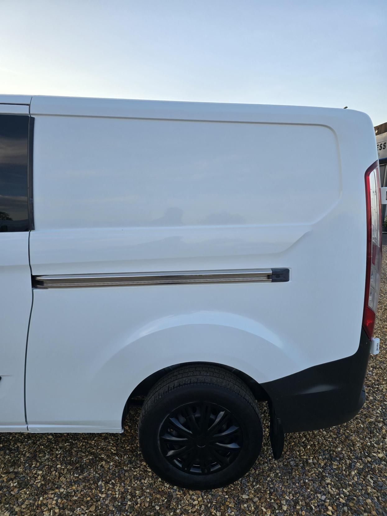 Ford Transit Custom 2.2 TDCi 310 Trend Combi Van 5dr Diesel Manual L1 H1 (190 g/km, 98 bhp)