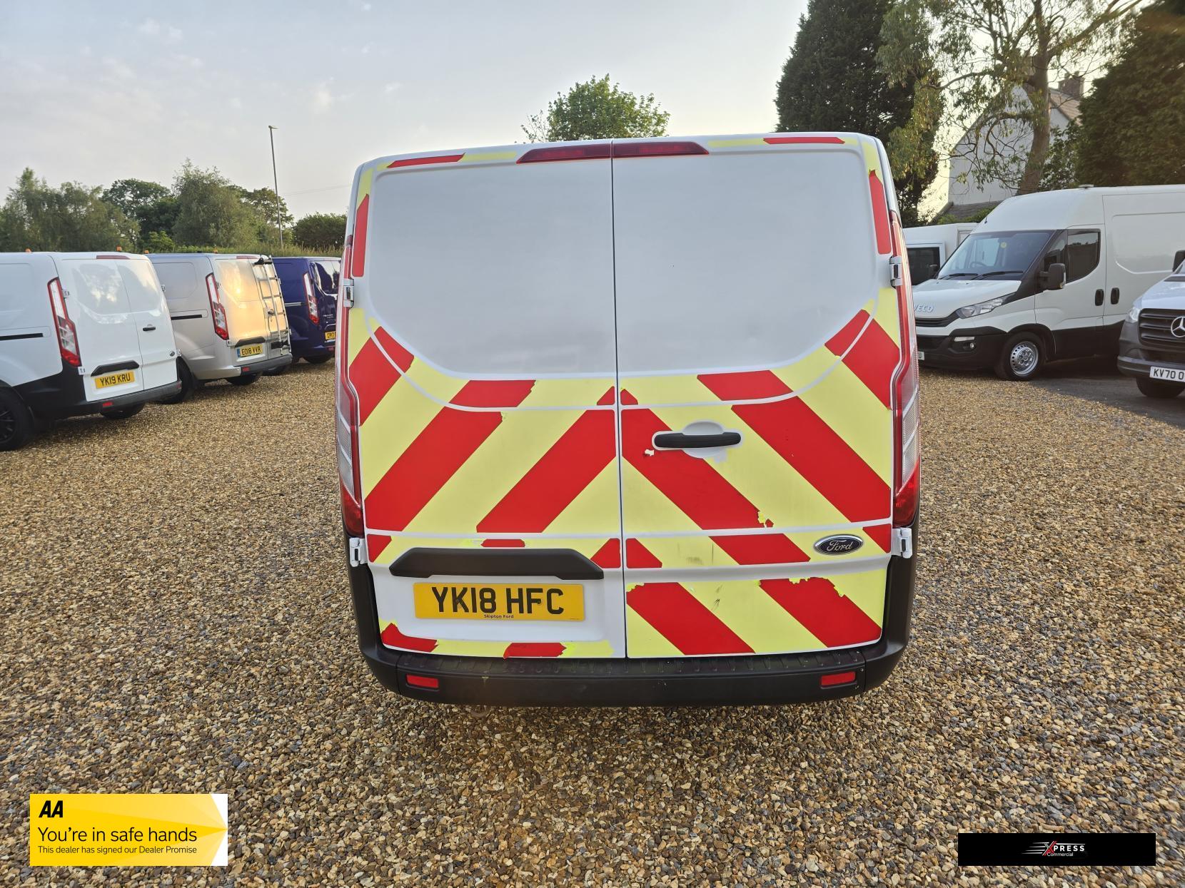 Ford Transit Custom Transit Custom 2.0 280 EcoBlue Crew Van Double Cab 5dr Diesel Manual L1 H1 Euro 6 (5 Seat) (105 ps)