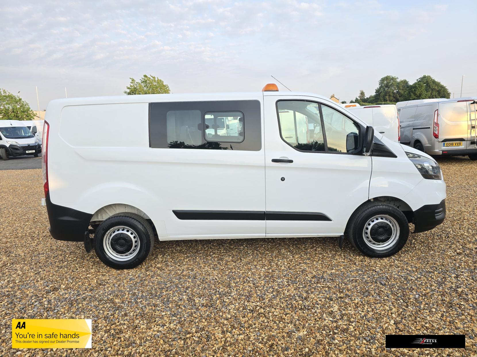 Ford Transit Custom Transit Custom 2.0 280 EcoBlue Crew Van Double Cab 5dr Diesel Manual L1 H1 Euro 6 (5 Seat) (105 ps)