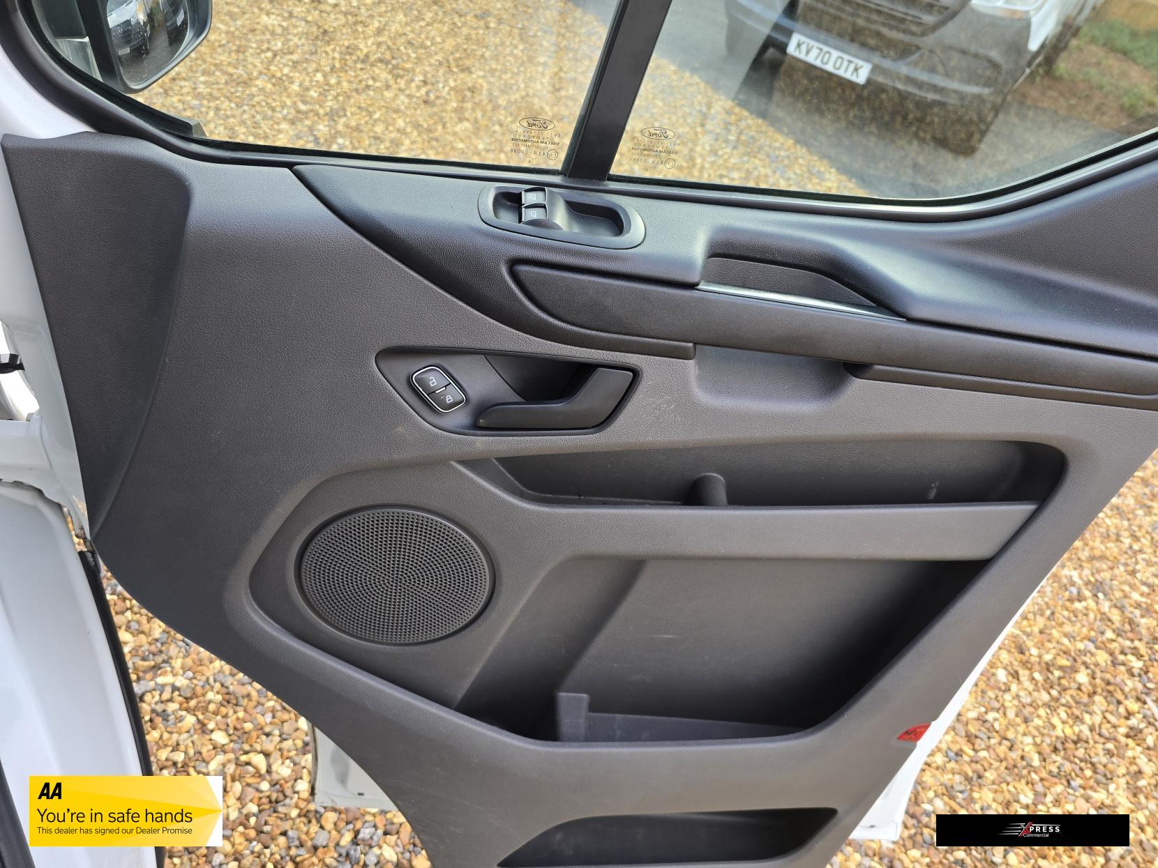 Ford Transit Custom Transit Custom 2.0 280 EcoBlue Crew Van Double Cab 5dr Diesel Manual L1 H1 Euro 6 (5 Seat) (105 ps)