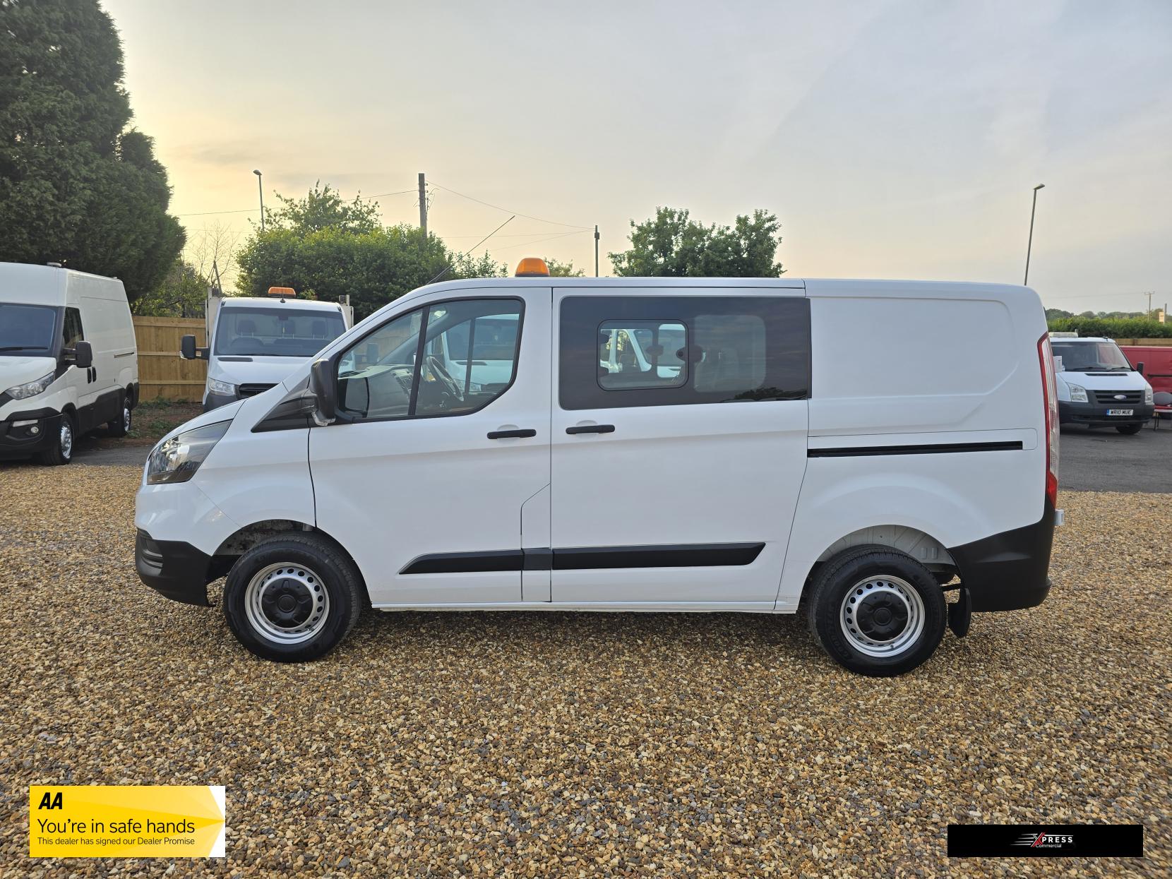 Ford Transit Custom Transit Custom 2.0 280 EcoBlue Crew Van Double Cab 5dr Diesel Manual L1 H1 Euro 6 (5 Seat) (105 ps)