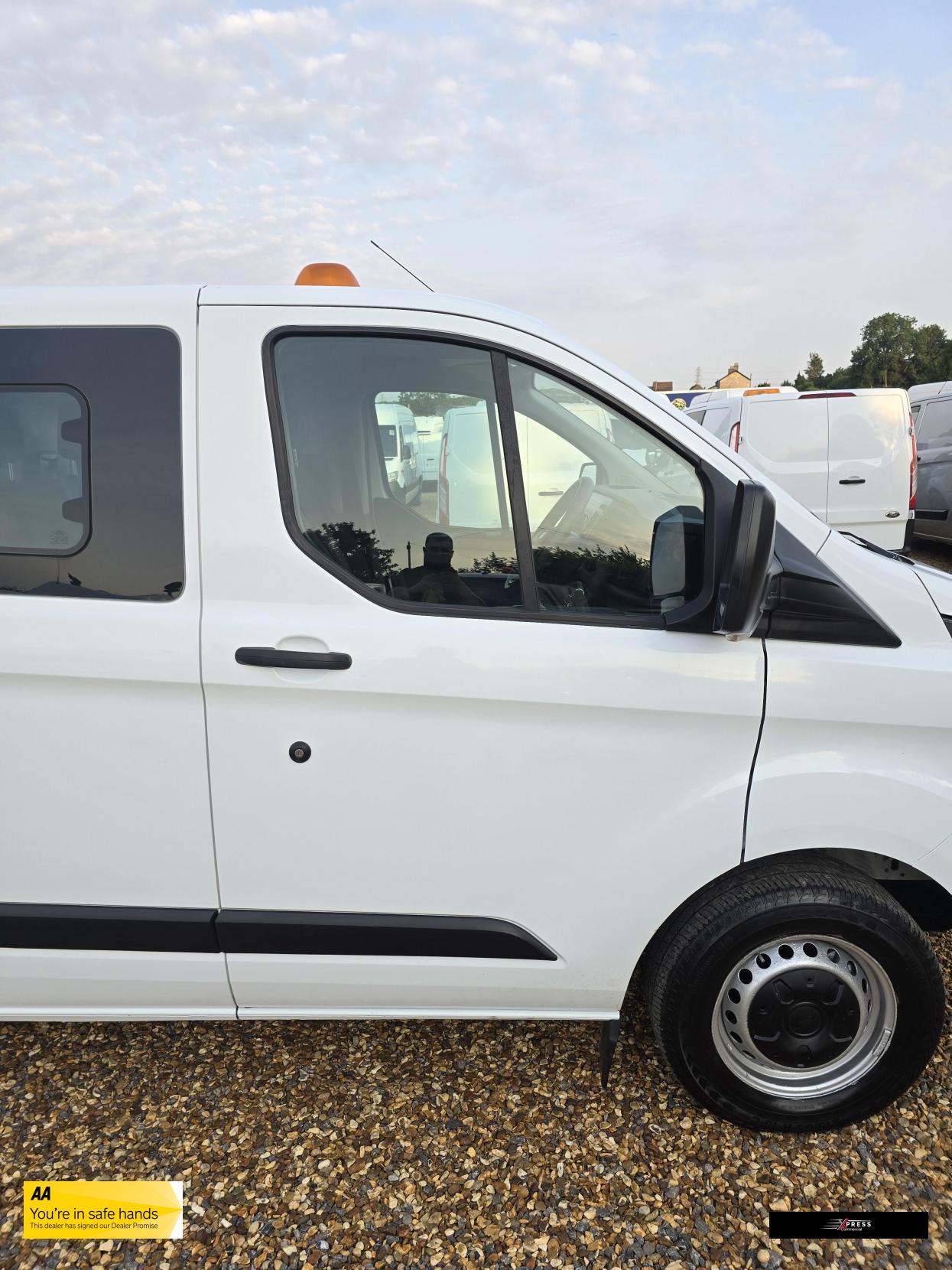 Ford Transit Custom Transit Custom 2.0 280 EcoBlue Crew Van Double Cab 5dr Diesel Manual L1 H1 Euro 6 (5 Seat) (105 ps)