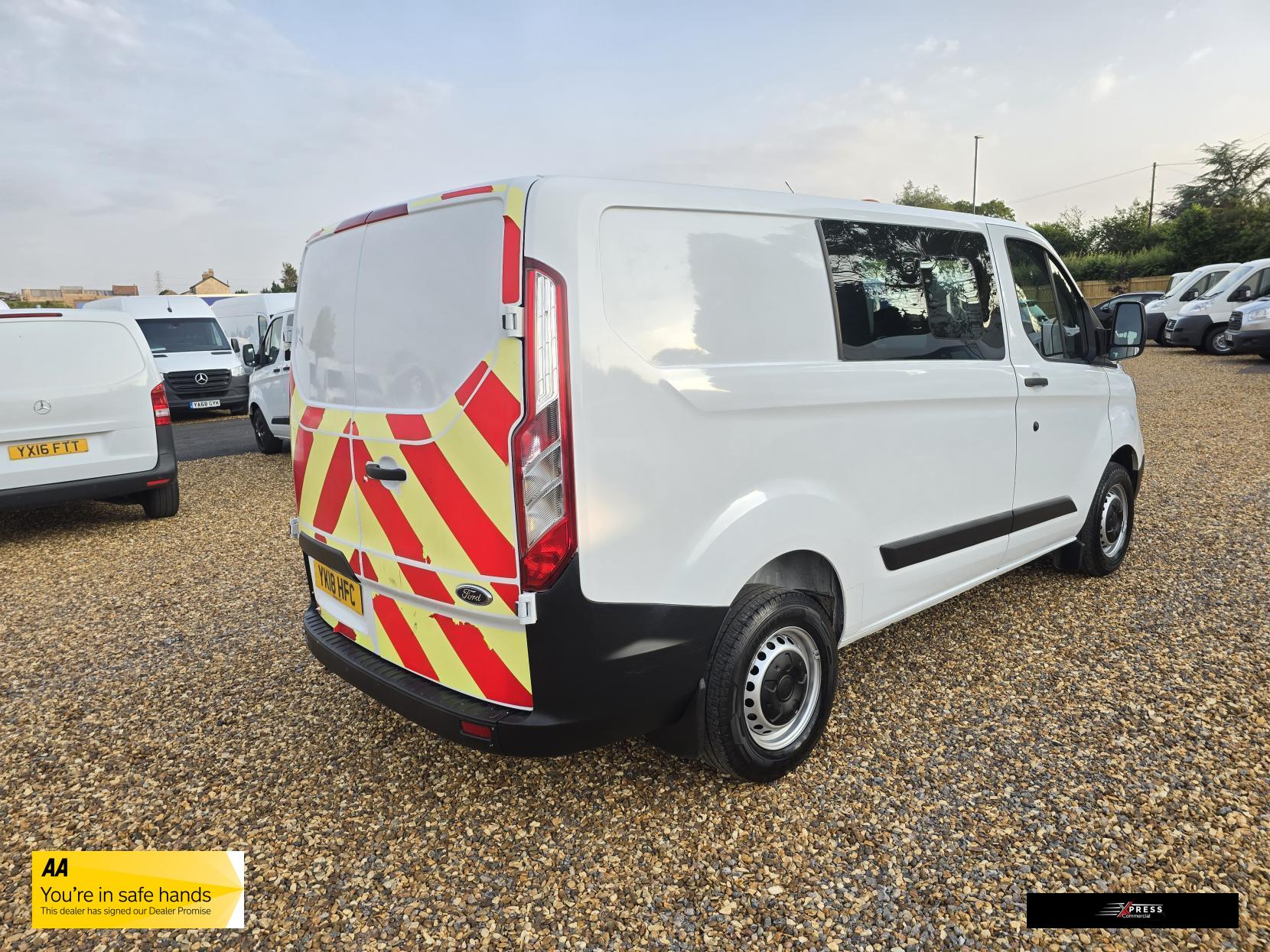Ford Transit Custom Transit Custom 2.0 280 EcoBlue Crew Van Double Cab 5dr Diesel Manual L1 H1 Euro 6 (5 Seat) (105 ps)