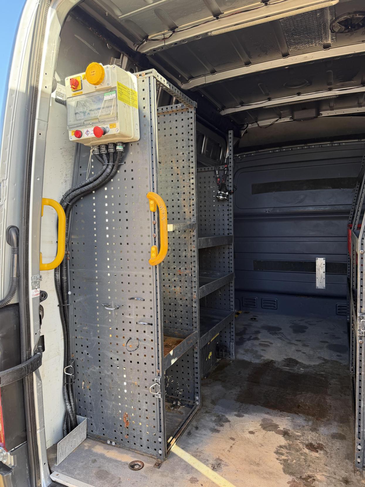 Mercedes-Benz Sprinter 2.1 313 CDi Panel Van 4dr Diesel Manual RWD L1 H3 (222 g/km, 129 bhp)