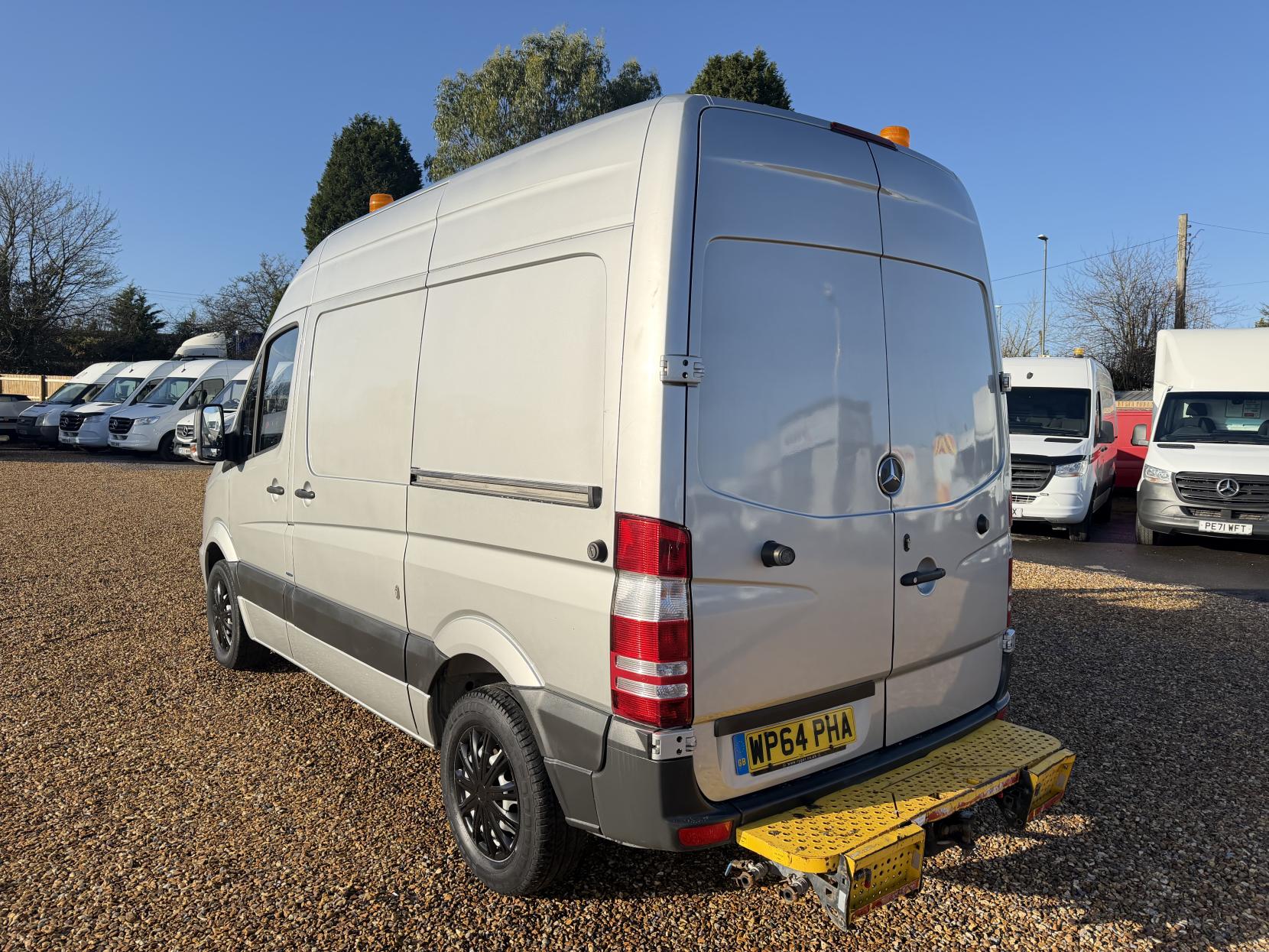 Mercedes-Benz Sprinter 2.1 313 CDi Panel Van 4dr Diesel Manual RWD L1 H3 (222 g/km, 129 bhp)