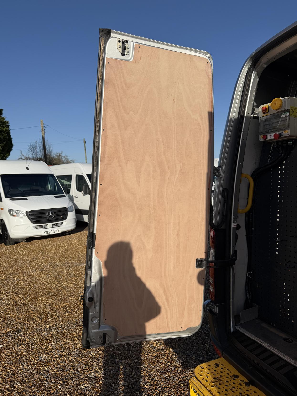 Mercedes-Benz Sprinter 2.1 313 CDi Panel Van 4dr Diesel Manual RWD L1 H3 (222 g/km, 129 bhp)