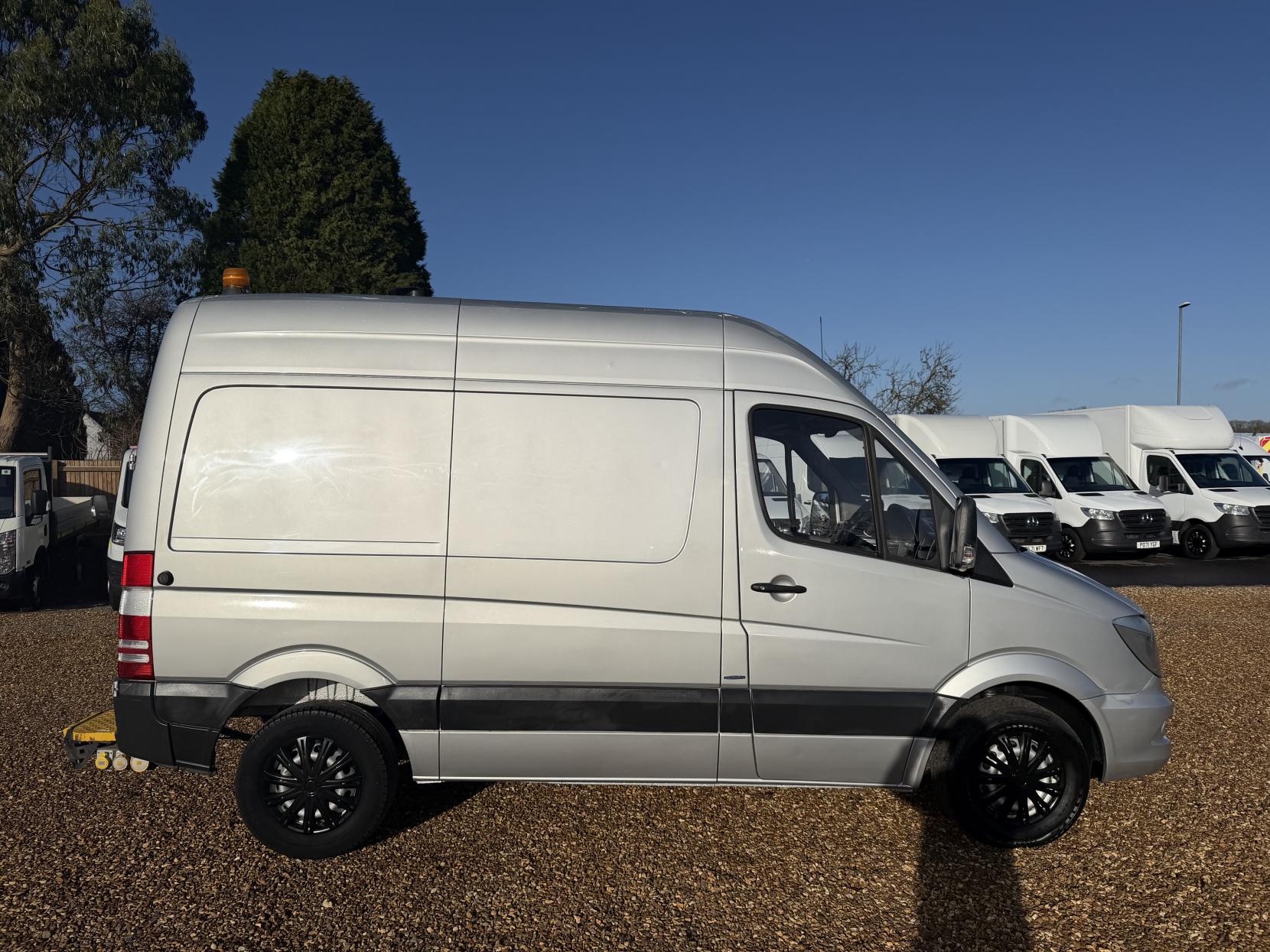 Mercedes-Benz Sprinter 2.1 313 CDi Panel Van 4dr Diesel Manual RWD L1 H3 (222 g/km, 129 bhp)