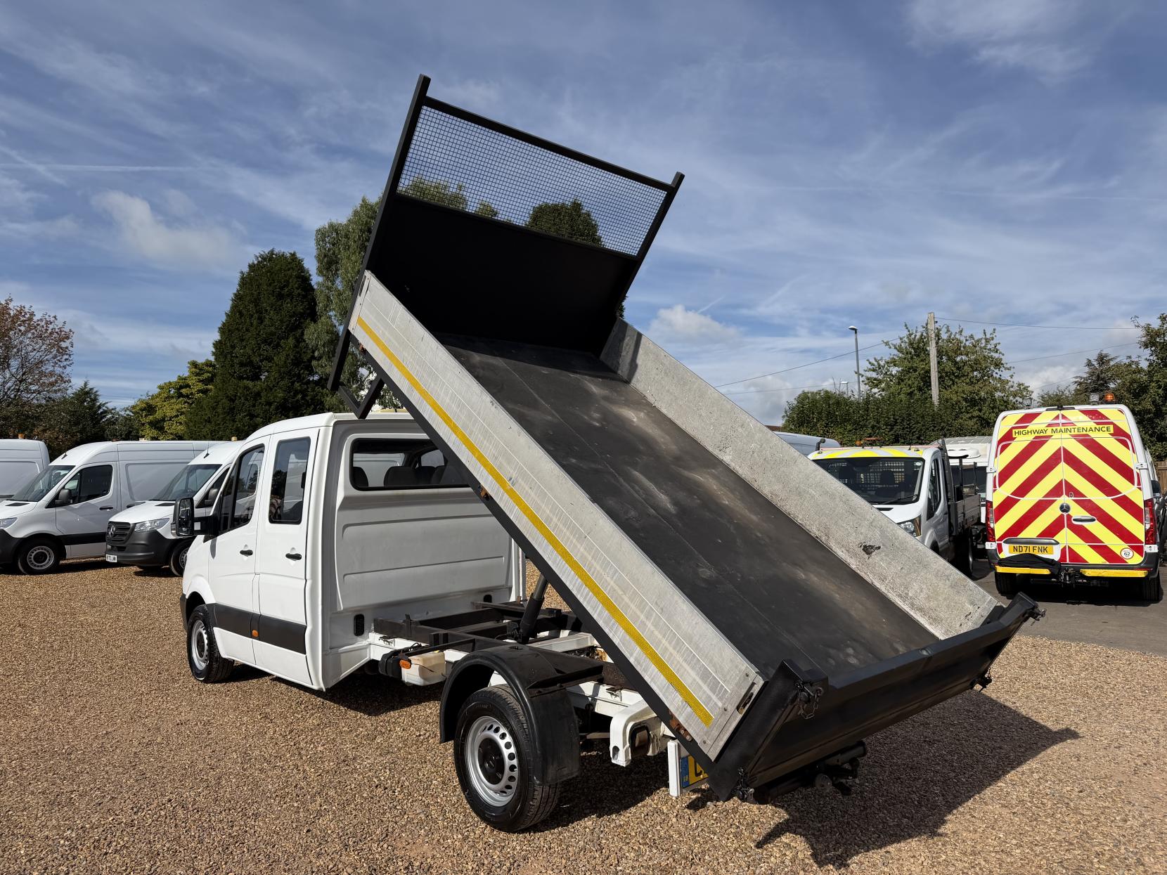 2017 Mercedes-Benz Sprinter 2.1 314 CDi BlueEFFICIENCY Tipper 2dr Diesel Manual RWD L2 (140 bhp) - Thumbnail 9