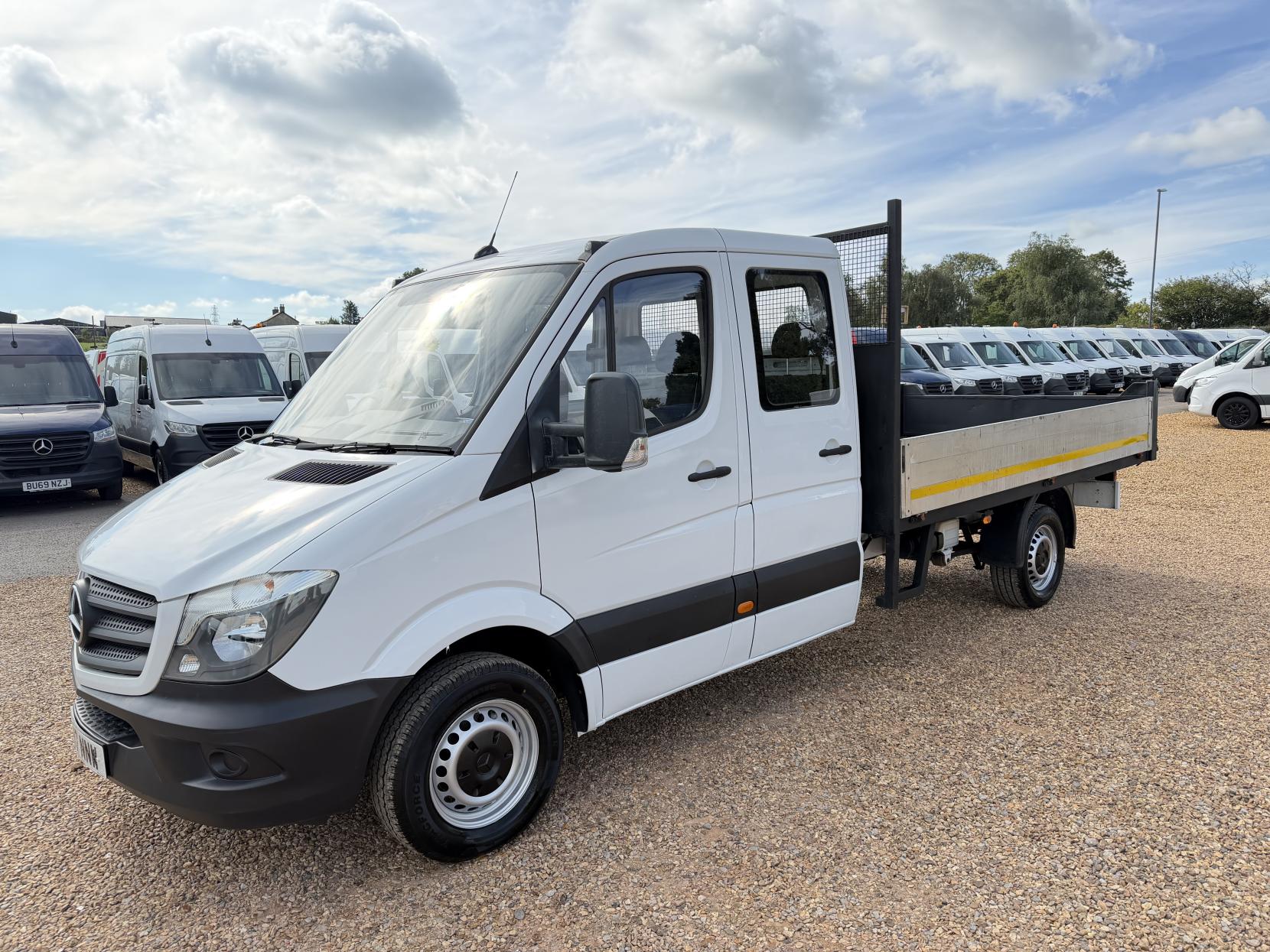 2017 Mercedes-Benz Sprinter 2.1 314 CDi BlueEFFICIENCY Tipper 2dr Diesel Manual RWD L2 (140 bhp) - Thumbnail 16