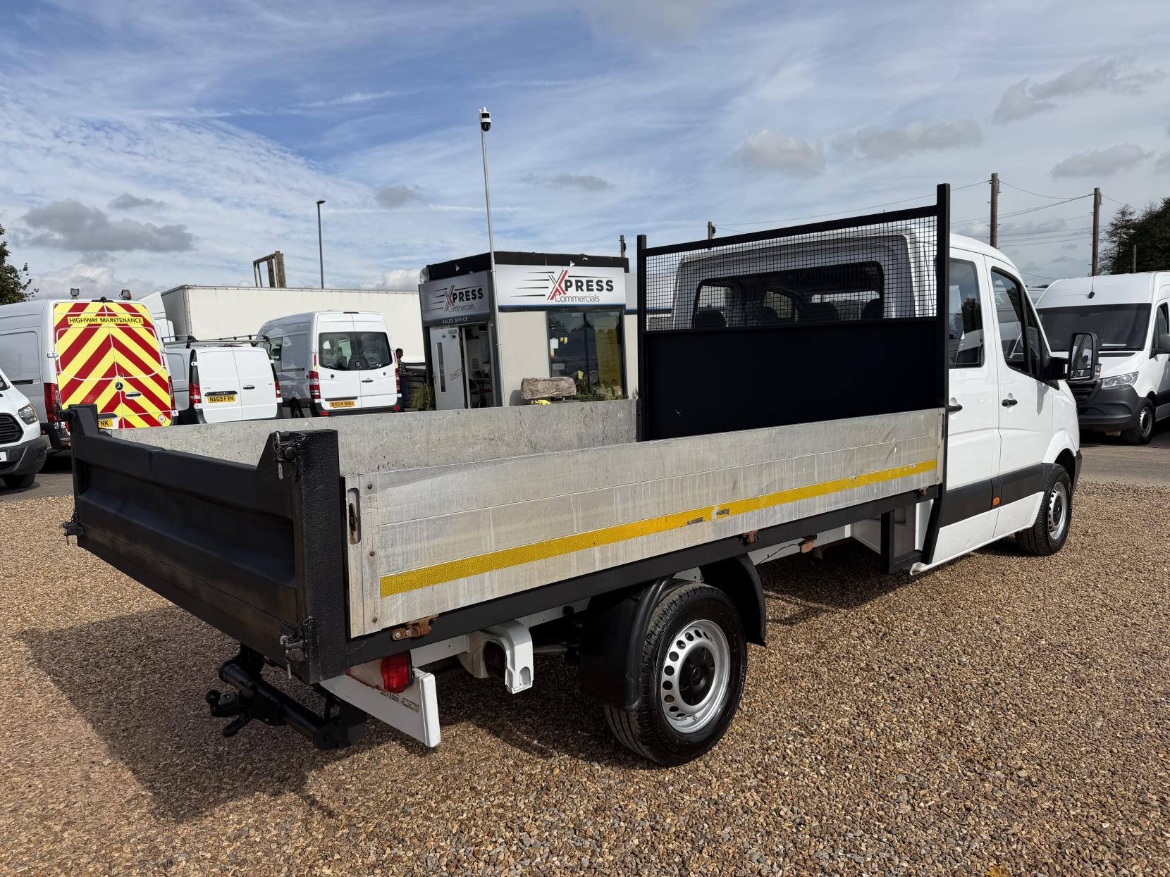 2017 Mercedes-Benz Sprinter 2.1 314 CDi BlueEFFICIENCY Tipper 2dr Diesel Manual RWD L2 (140 bhp) - Thumbnail 14