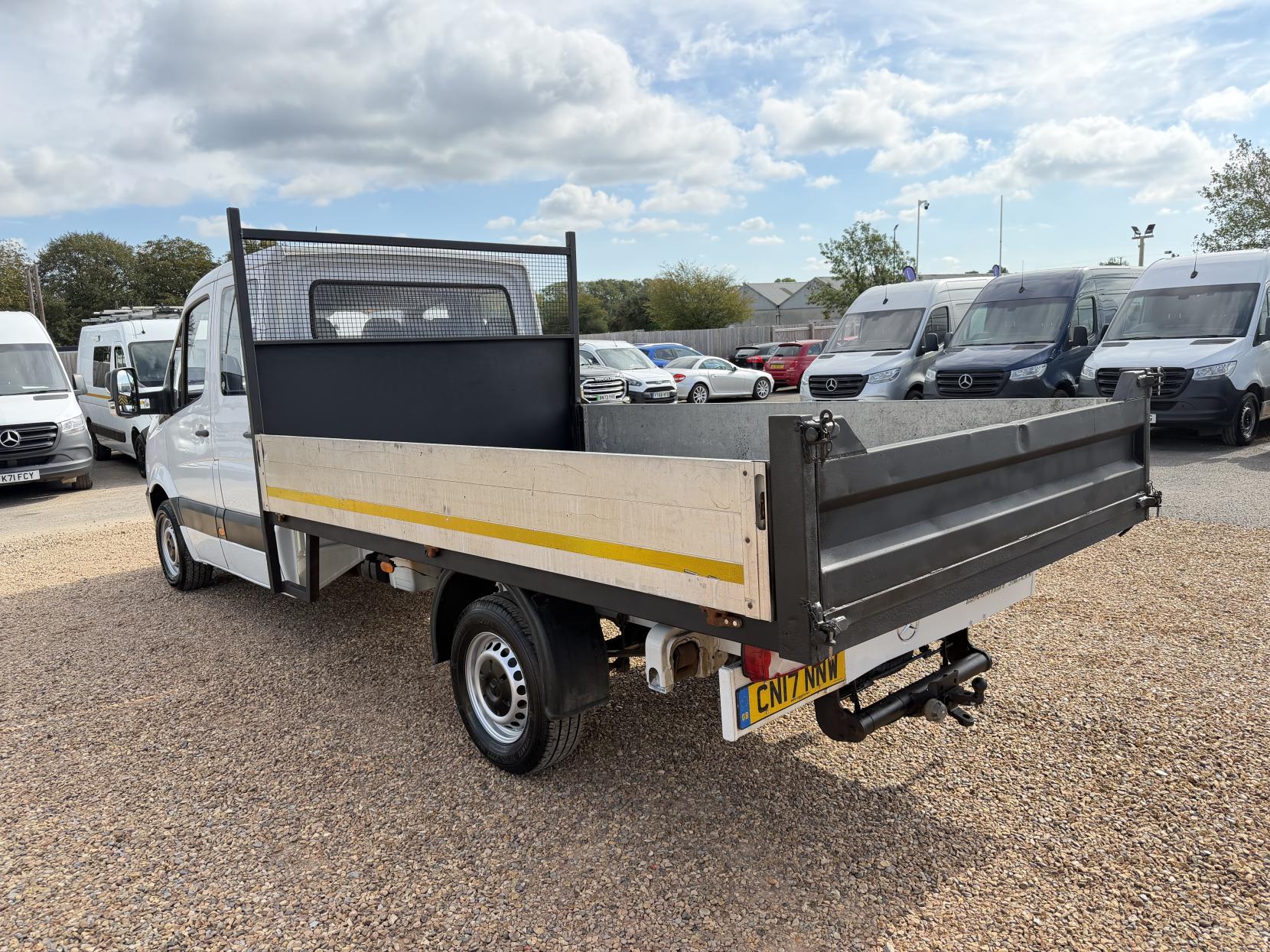 2017 Mercedes-Benz Sprinter 2.1 314 CDi BlueEFFICIENCY Tipper 2dr Diesel Manual RWD L2 (140 bhp) - Thumbnail 17
