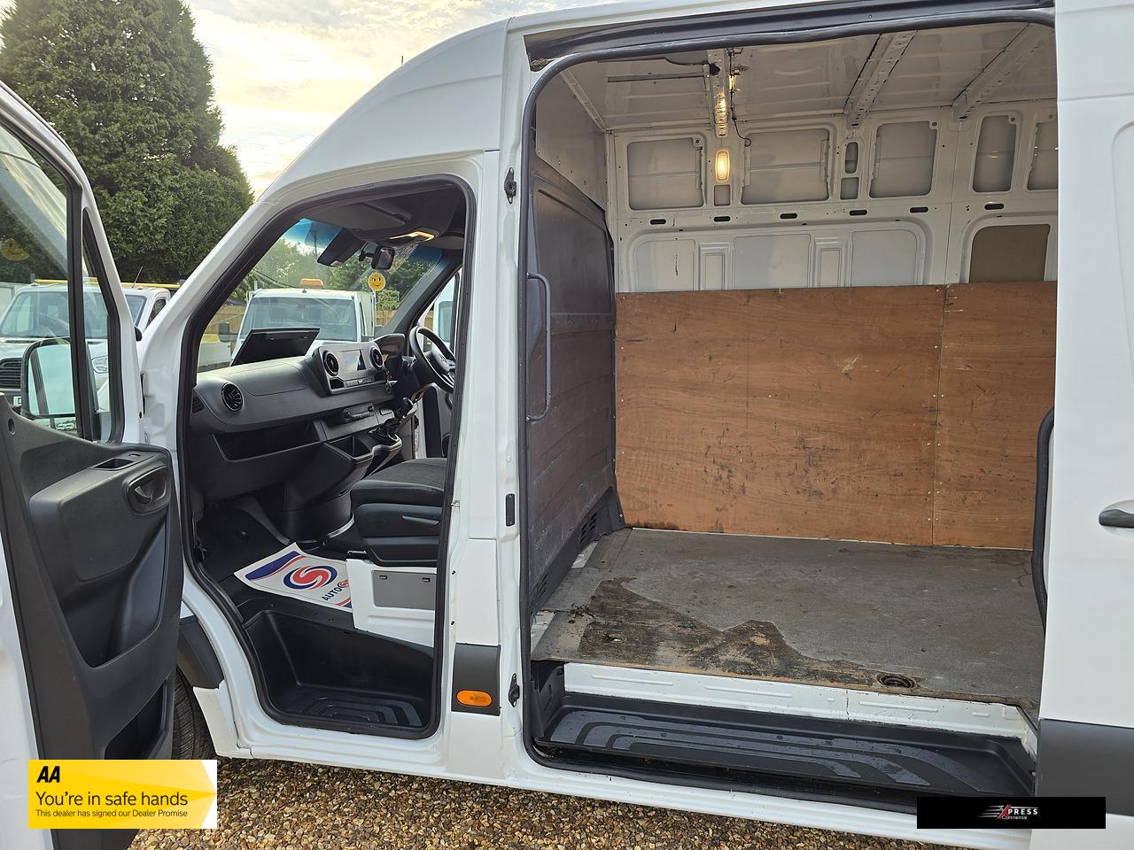 Mercedes-Benz Sprinter 2.1 314 CDI Panel Van 5dr Diesel Manual RWD L3 H2 Euro 6 (143 ps)