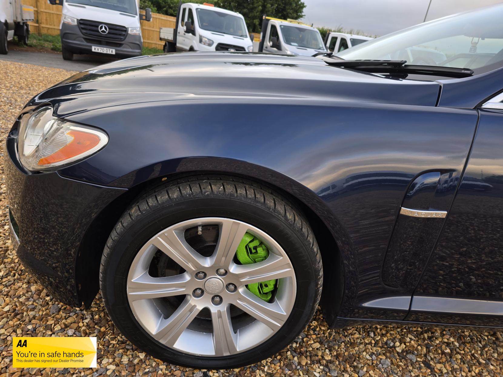 Jaguar XF 3.0d V6 Luxury Saloon 4dr Diesel Auto Euro 5 (240 ps)