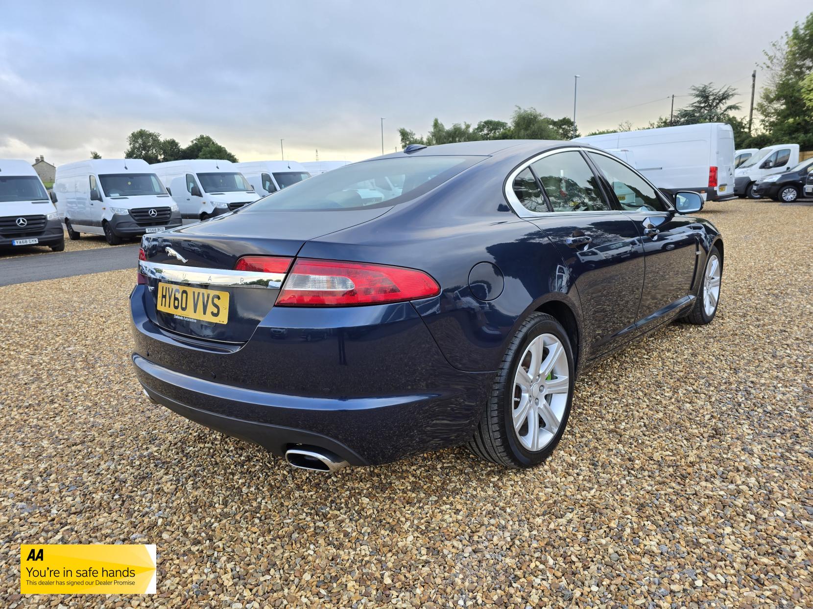Jaguar XF 3.0d V6 Luxury Saloon 4dr Diesel Auto Euro 5 (240 ps)