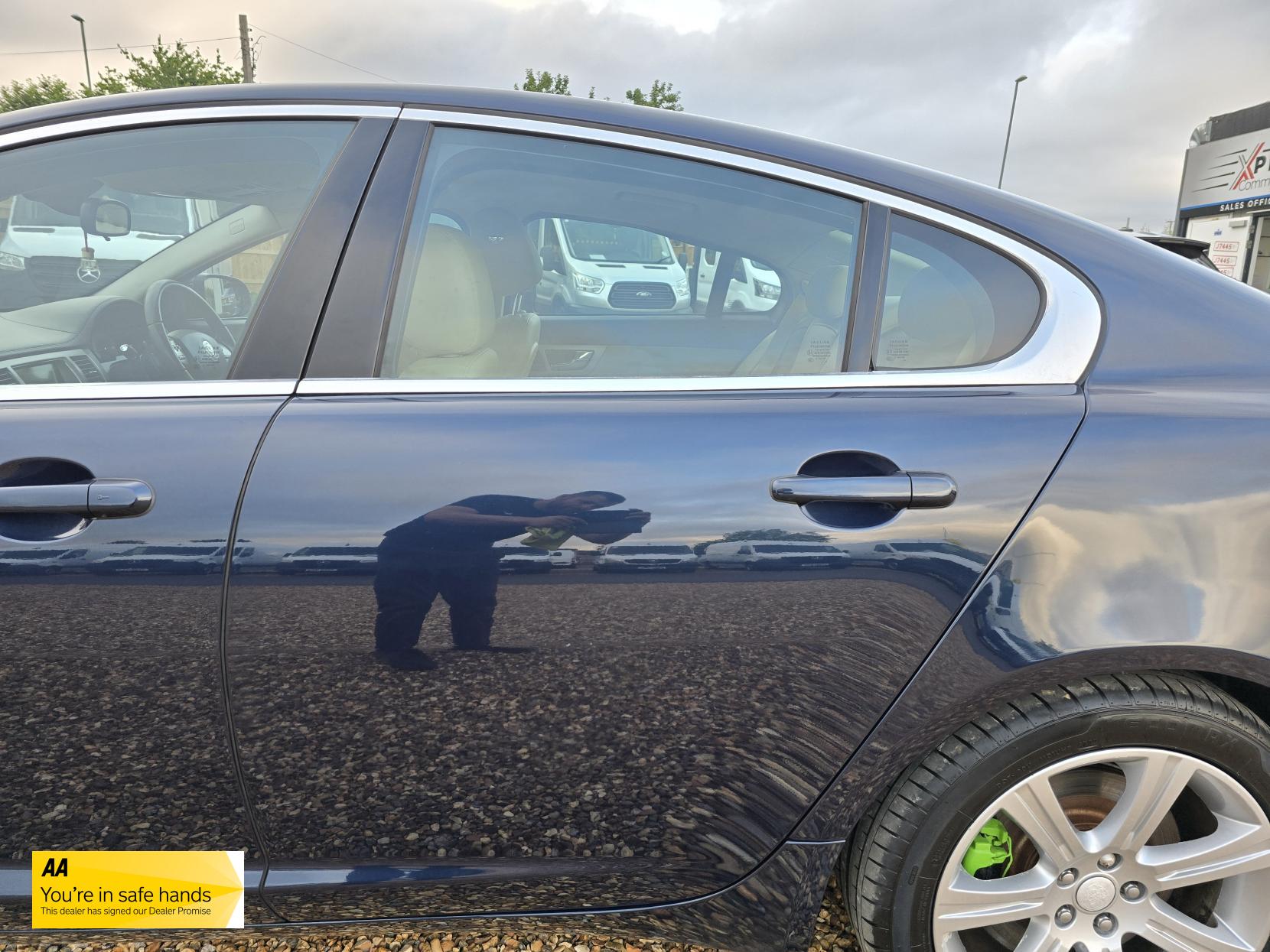 Jaguar XF 3.0d V6 Luxury Saloon 4dr Diesel Auto Euro 5 (240 ps)