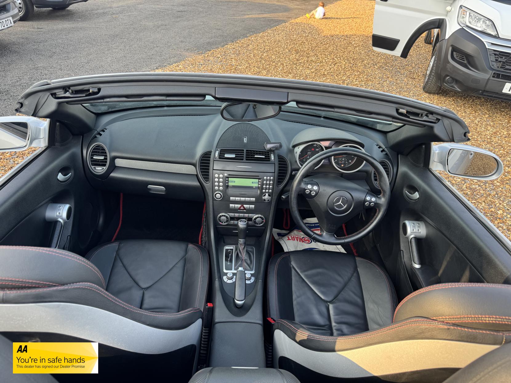 Mercedes-Benz SLK 3.0 SLK280 Convertible 2dr Petrol 7G-Tronic (222 g/km, 231 bhp)