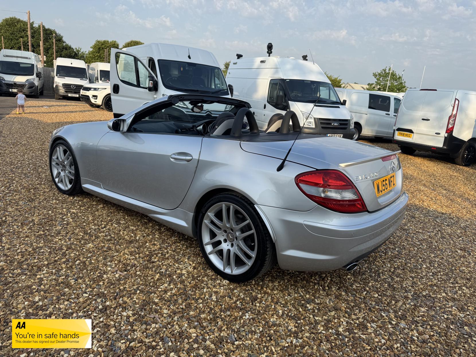 Mercedes-Benz SLK 3.0 SLK280 Convertible 2dr Petrol 7G-Tronic (222 g/km, 231 bhp)