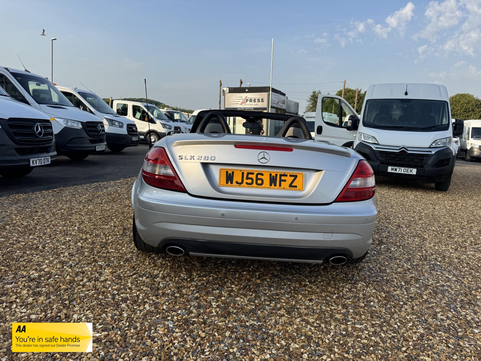 Mercedes-Benz SLK 3.0 SLK280 Convertible 2dr Petrol 7G-Tronic (222 g/km, 231 bhp)