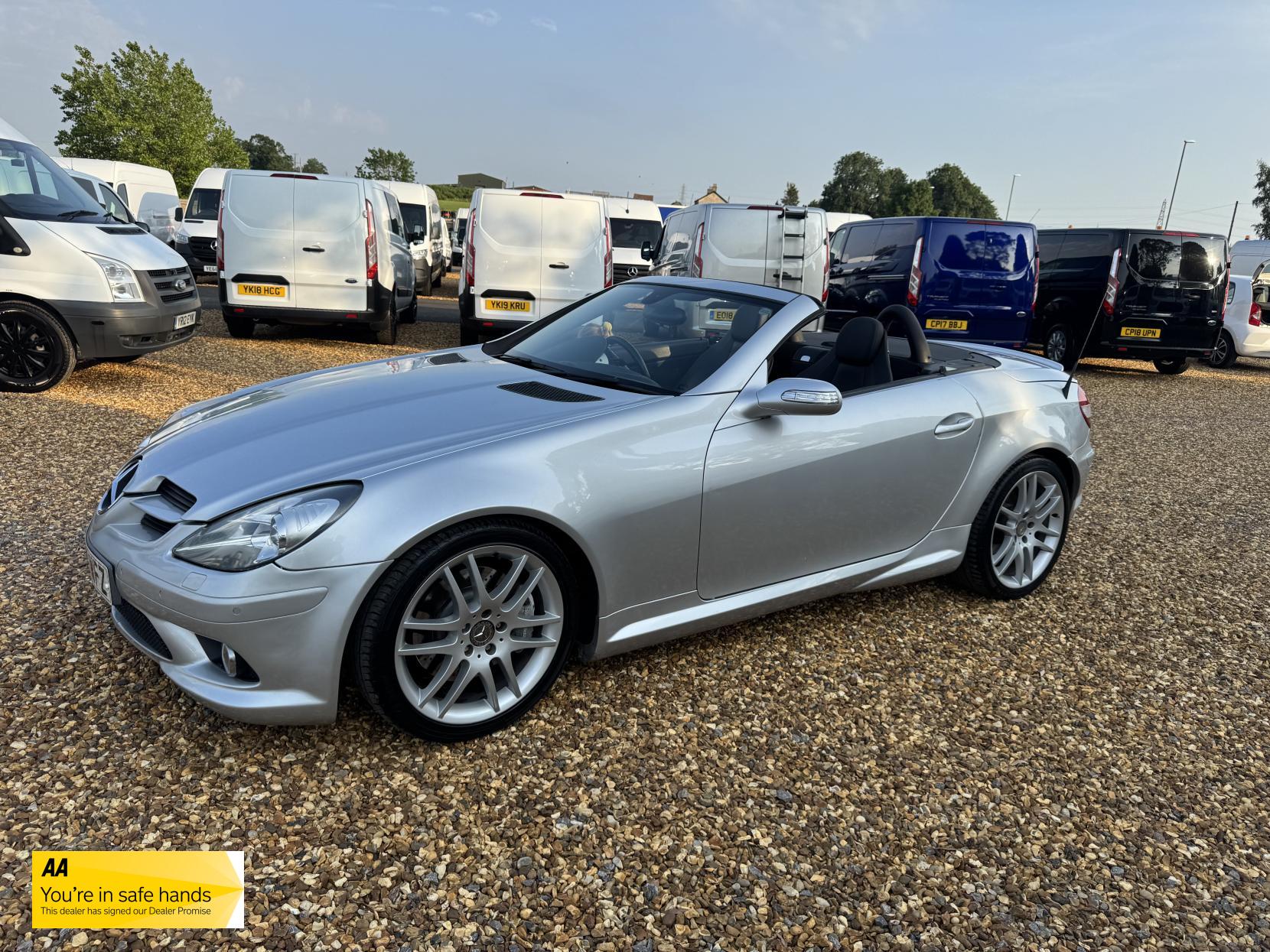 Mercedes-Benz SLK 3.0 SLK280 Convertible 2dr Petrol 7G-Tronic (222 g/km, 231 bhp)
